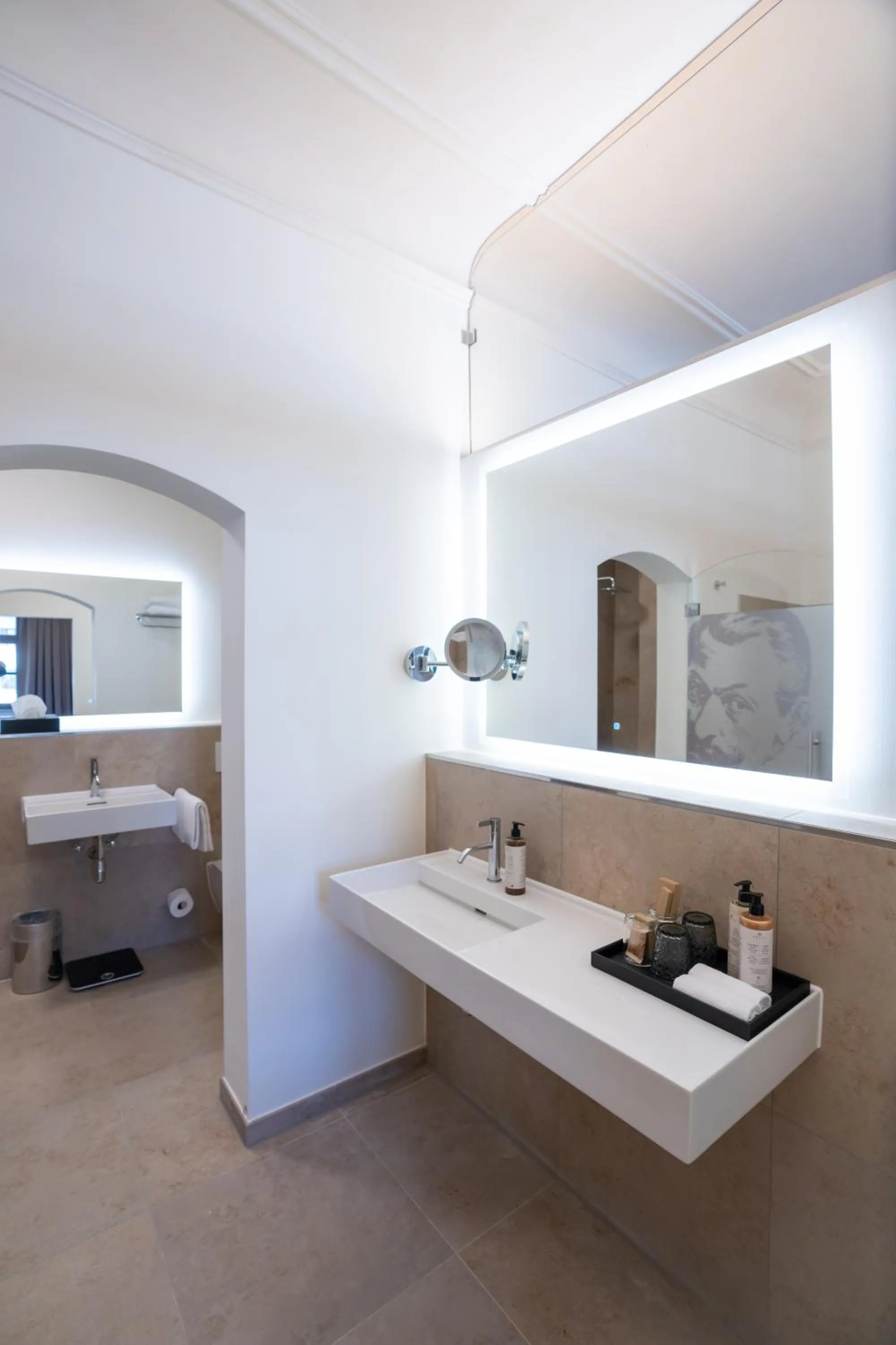Bathroom in Maxim Suites by Elias Holl
