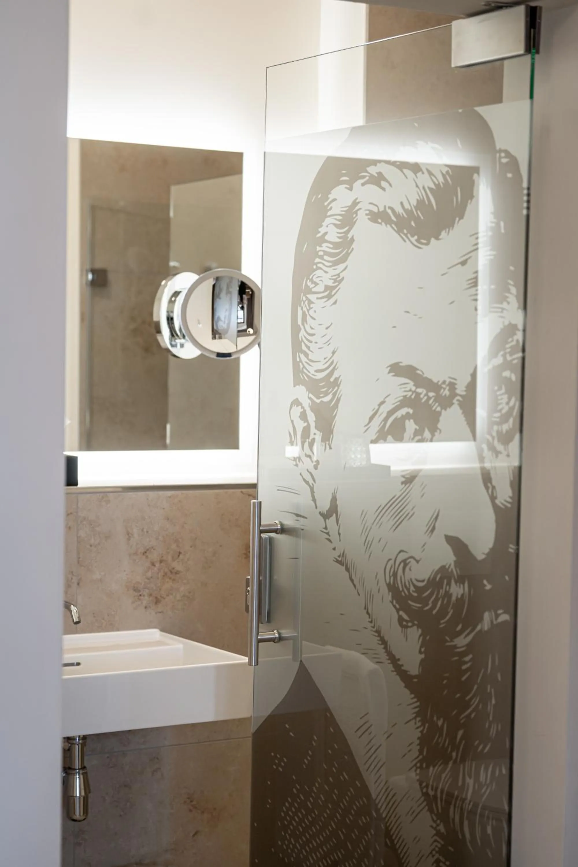 Shower in Maxim Suites by Elias Holl