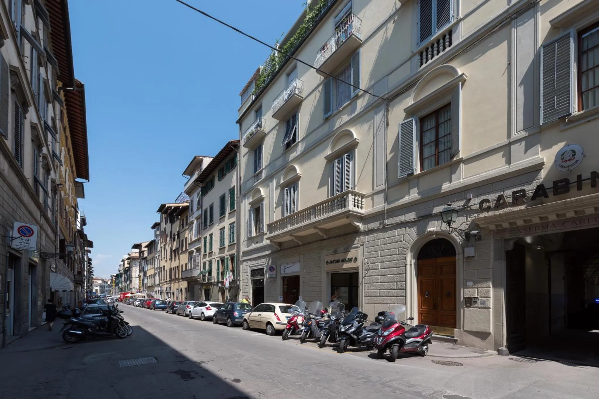 Property building in Ognissanti Design by Mmega