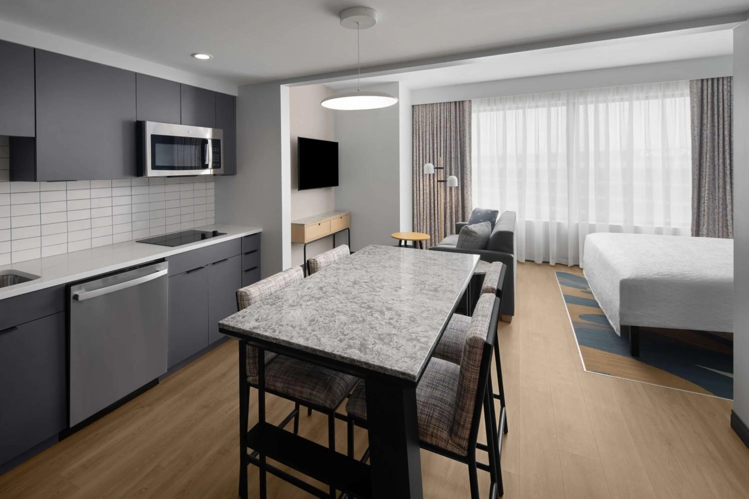 Kitchen or kitchenette, Bed in Homewood Suites By Hilton Grand Prairie At EpicCentral