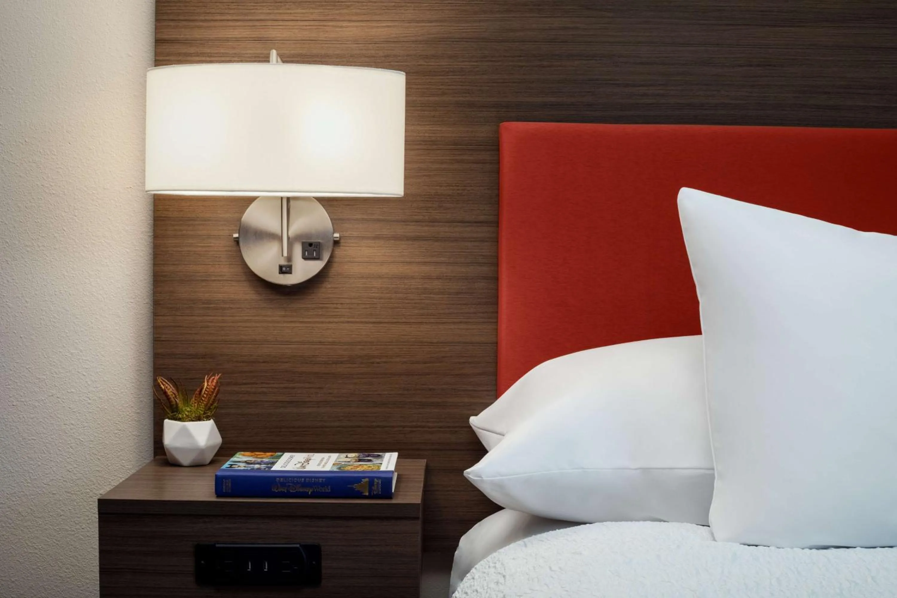 Bed in Home2 Suites By Hilton Lake Mary Orlando