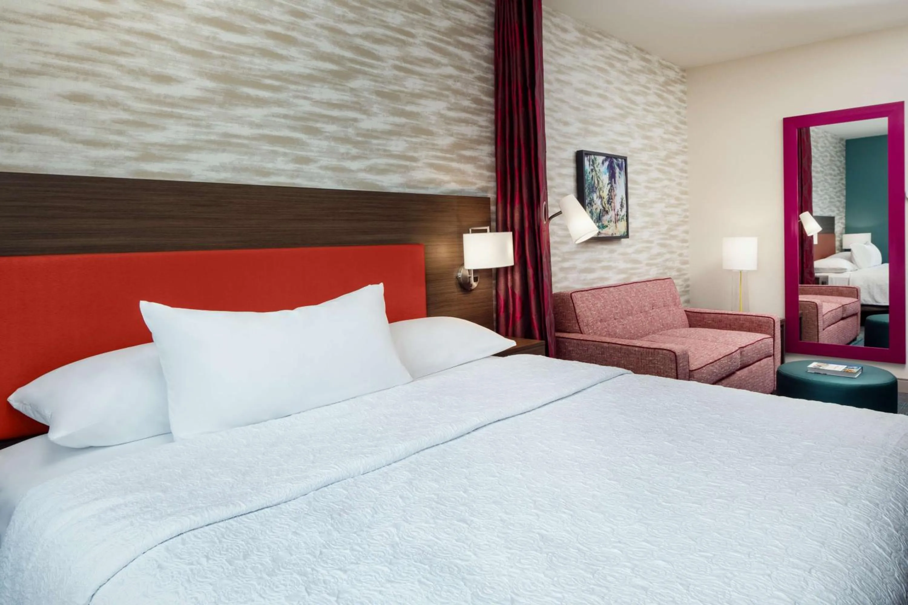 Living room, Bed in Home2 Suites By Hilton Lake Mary Orlando