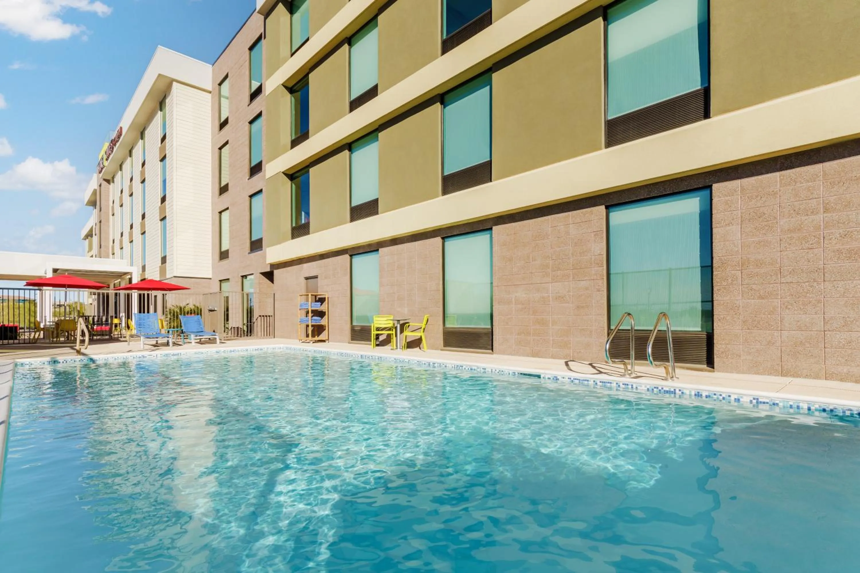 Swimming pool in Home2 Suites By Hilton Lake Mary Orlando