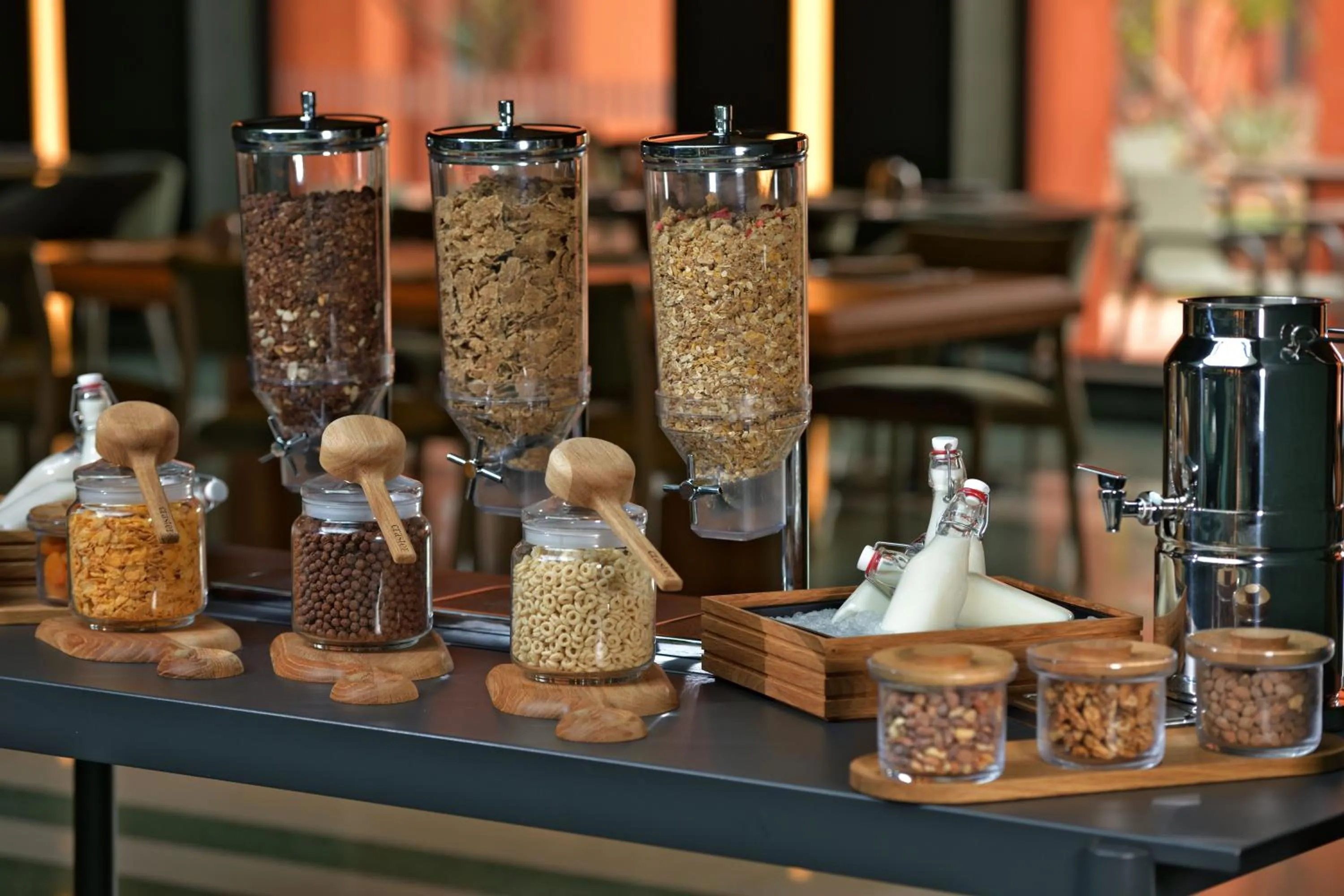 Restaurant/places to eat in Doubletree By Hilton Ben Guerir Hotel & Residences