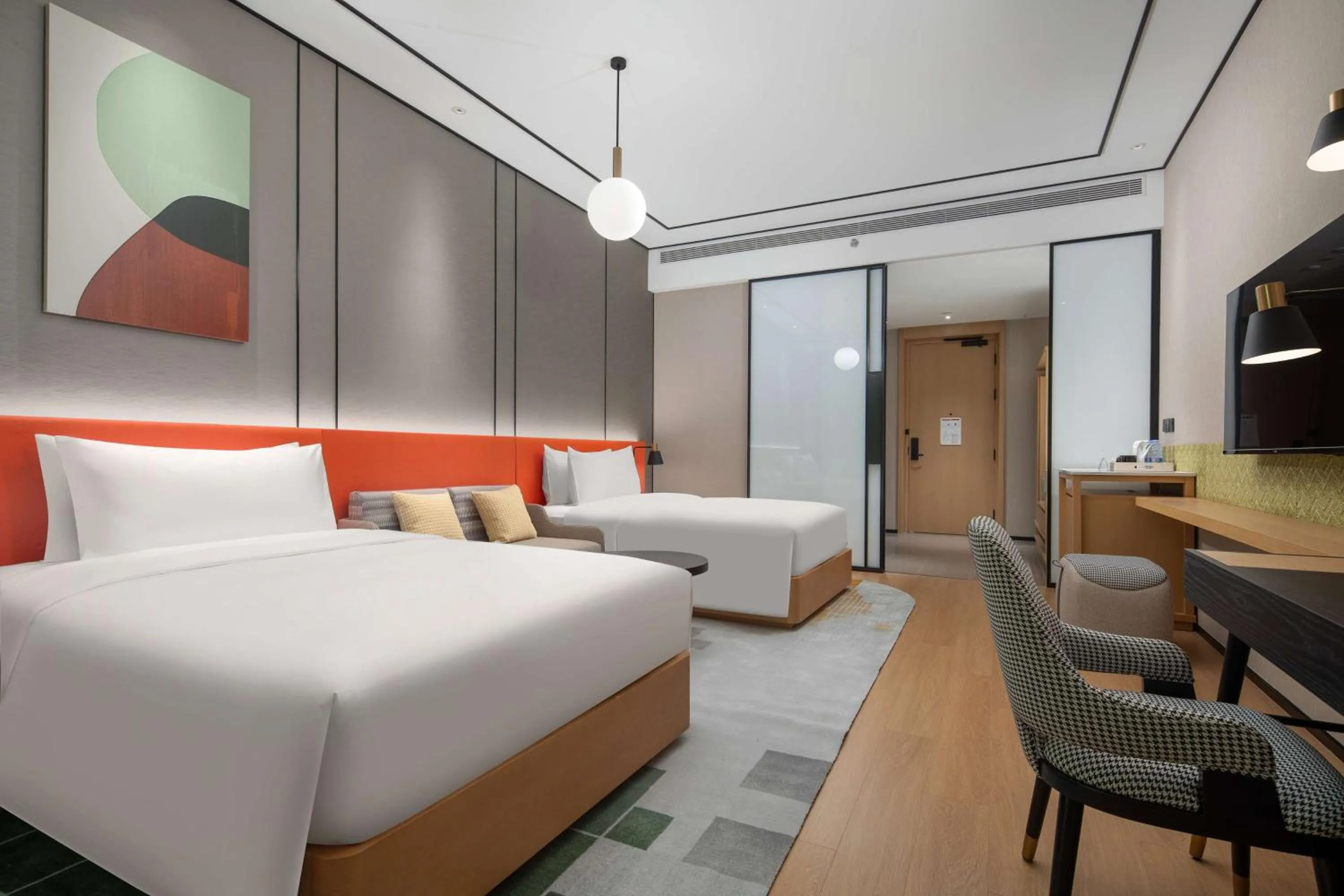 Living room, Bed in Hilton Garden Inn Shenzhen Guangming Hongqiao Park