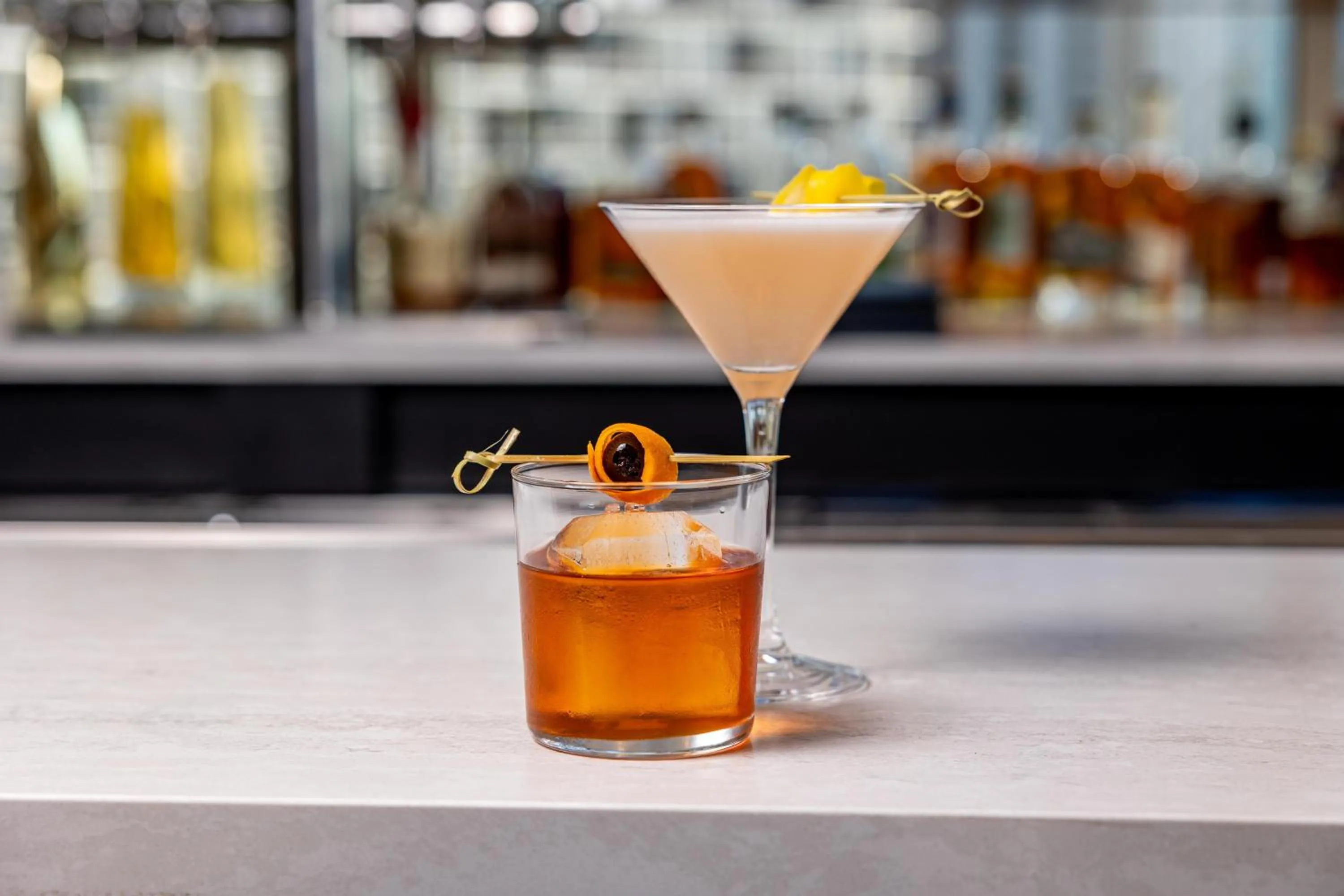 Lounge or bar in The Hiatus Clearwater Beach, Curio Collection By Hilton