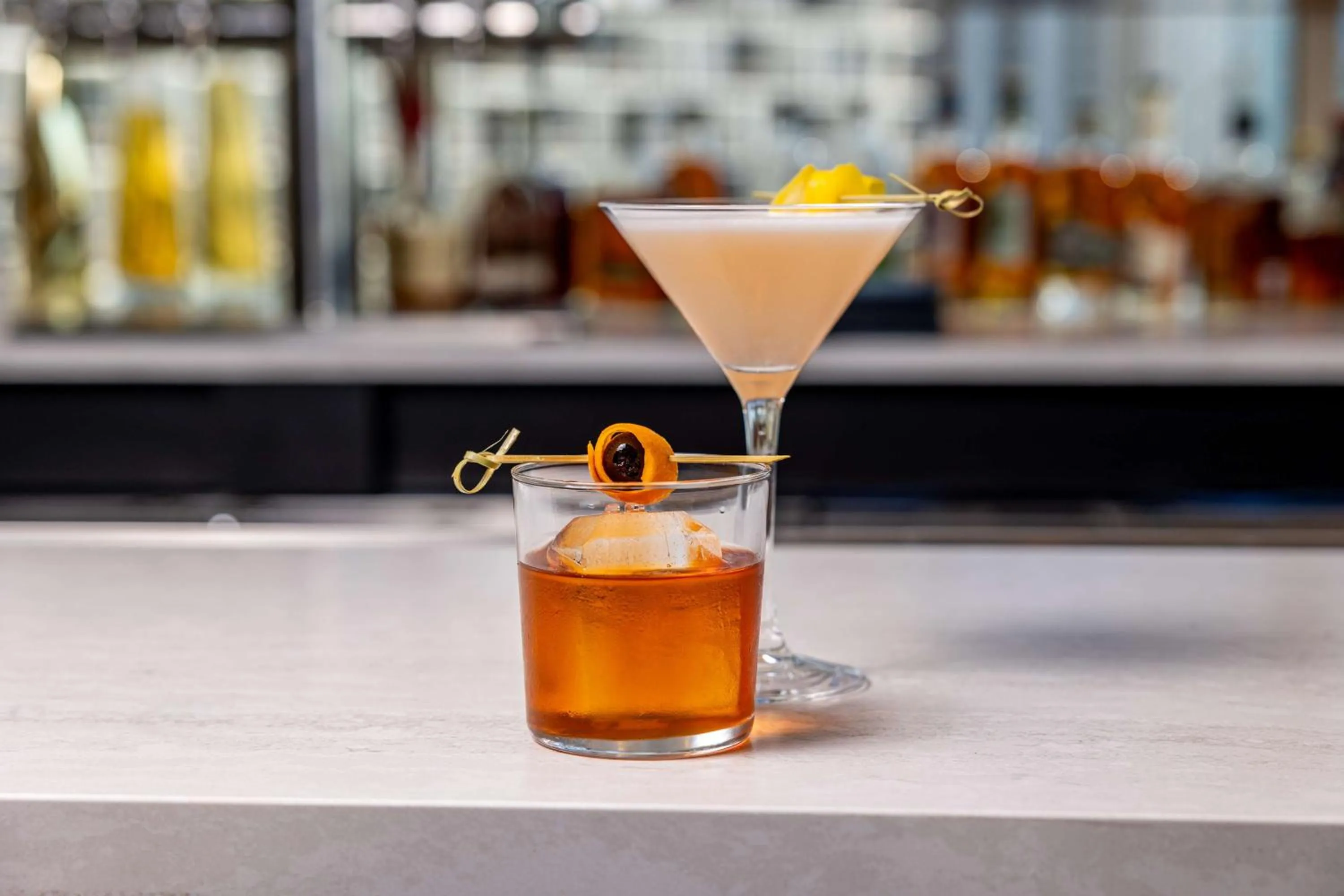 Lounge or bar in The Hiatus Clearwater Beach, Curio Collection By Hilton