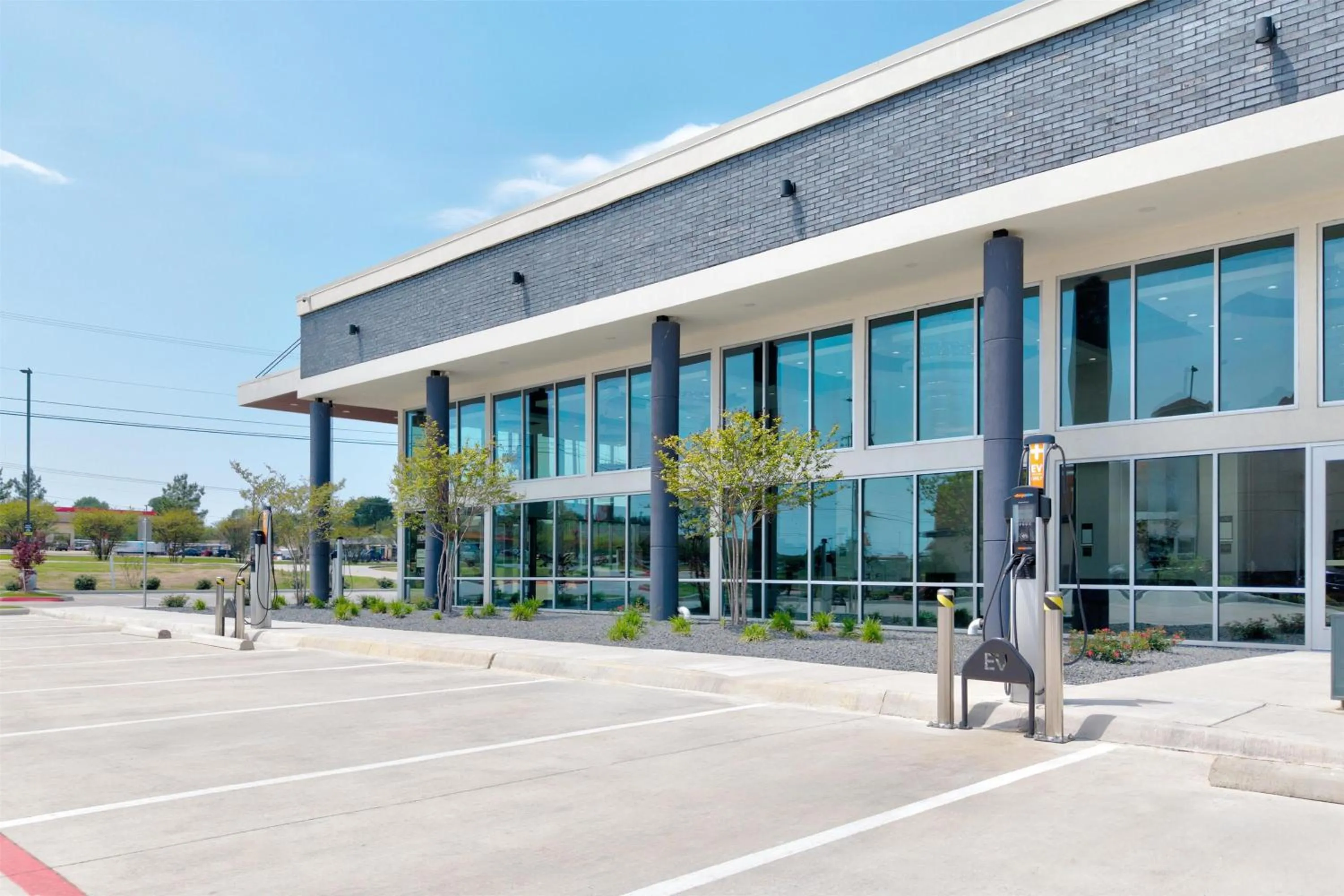 Property building in Home2 Suites By Hilton Paris