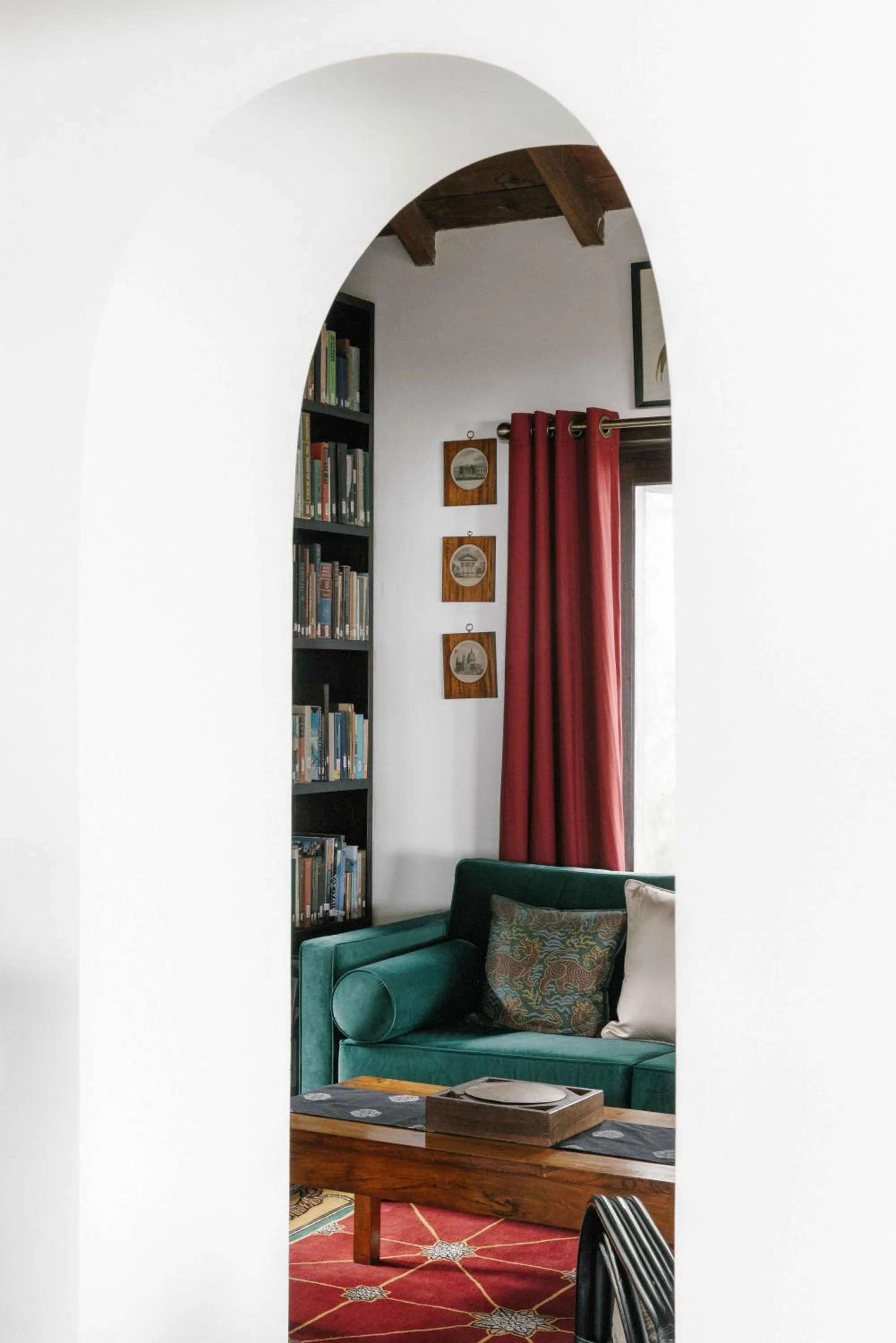 Library in Tiger Mountain Pokhara Lodge