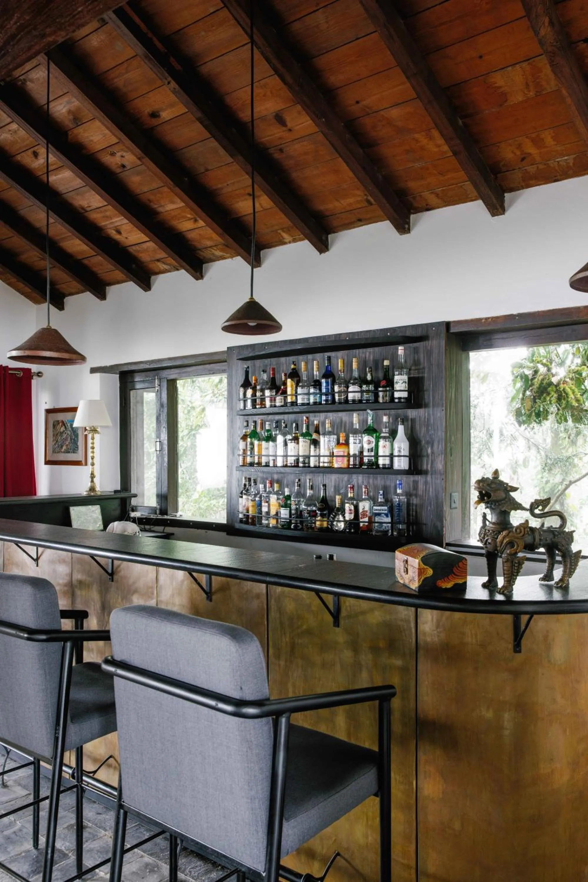 Lounge or bar in Tiger Mountain Pokhara Lodge