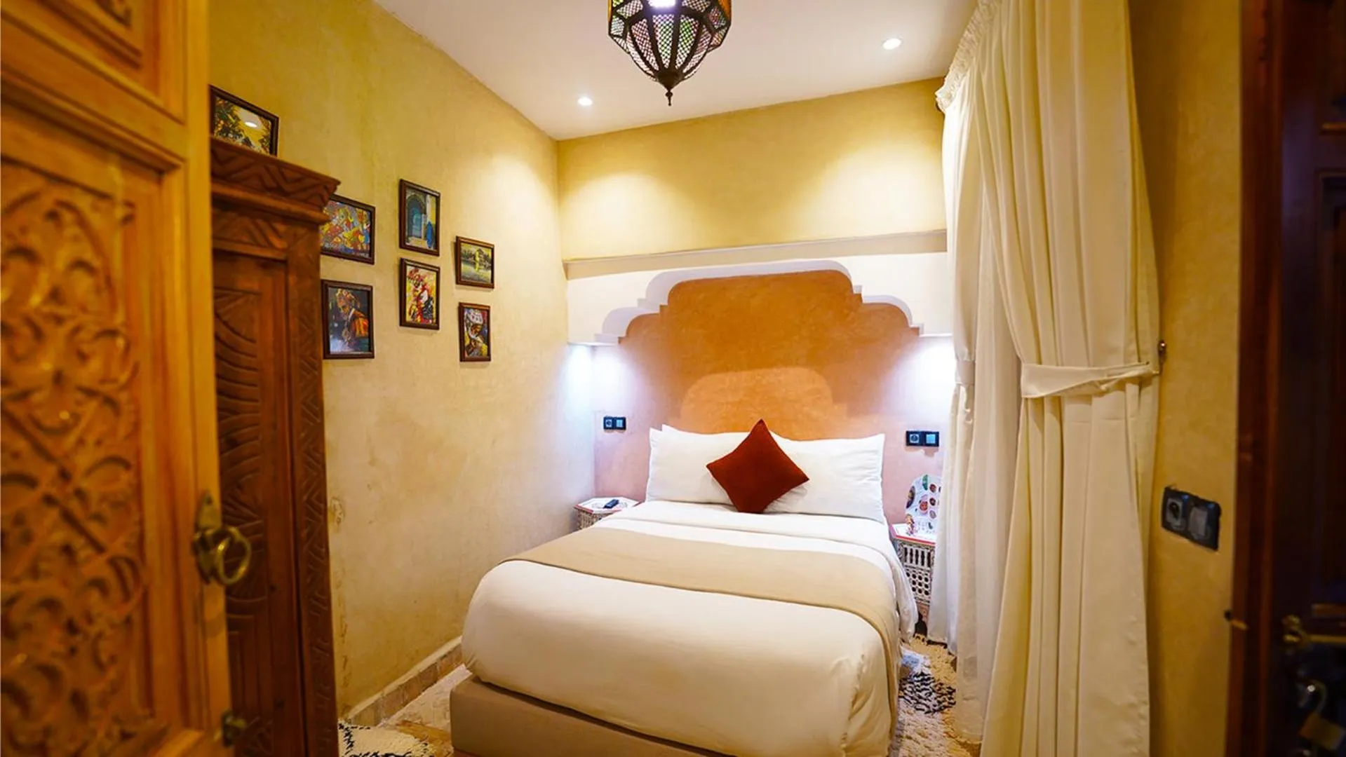 Bed in Riad Touhfa Kasbah Marrakech