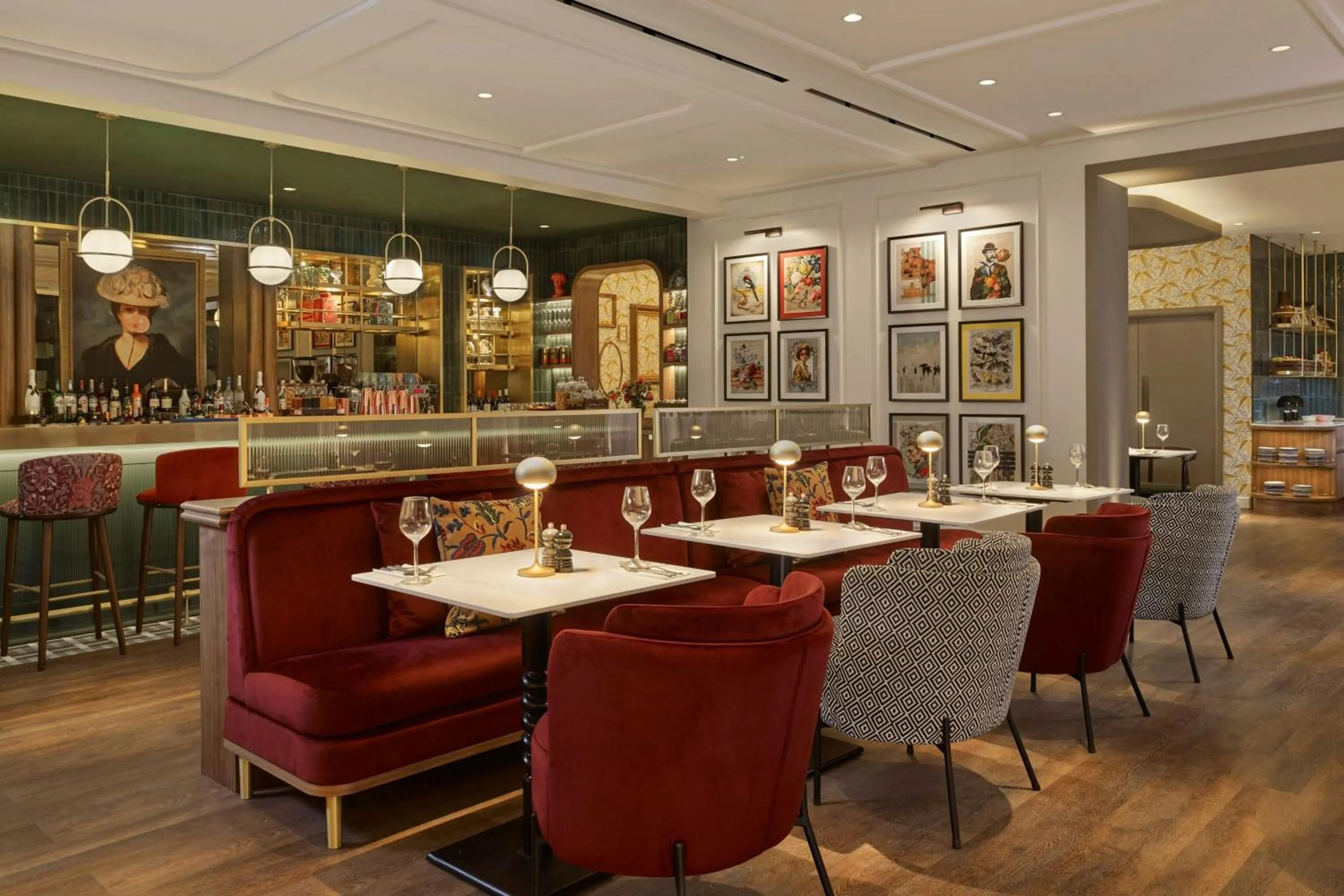 Lounge or bar in The Cura Hotel Kensington, London, a Tribute Portfolio Hotel