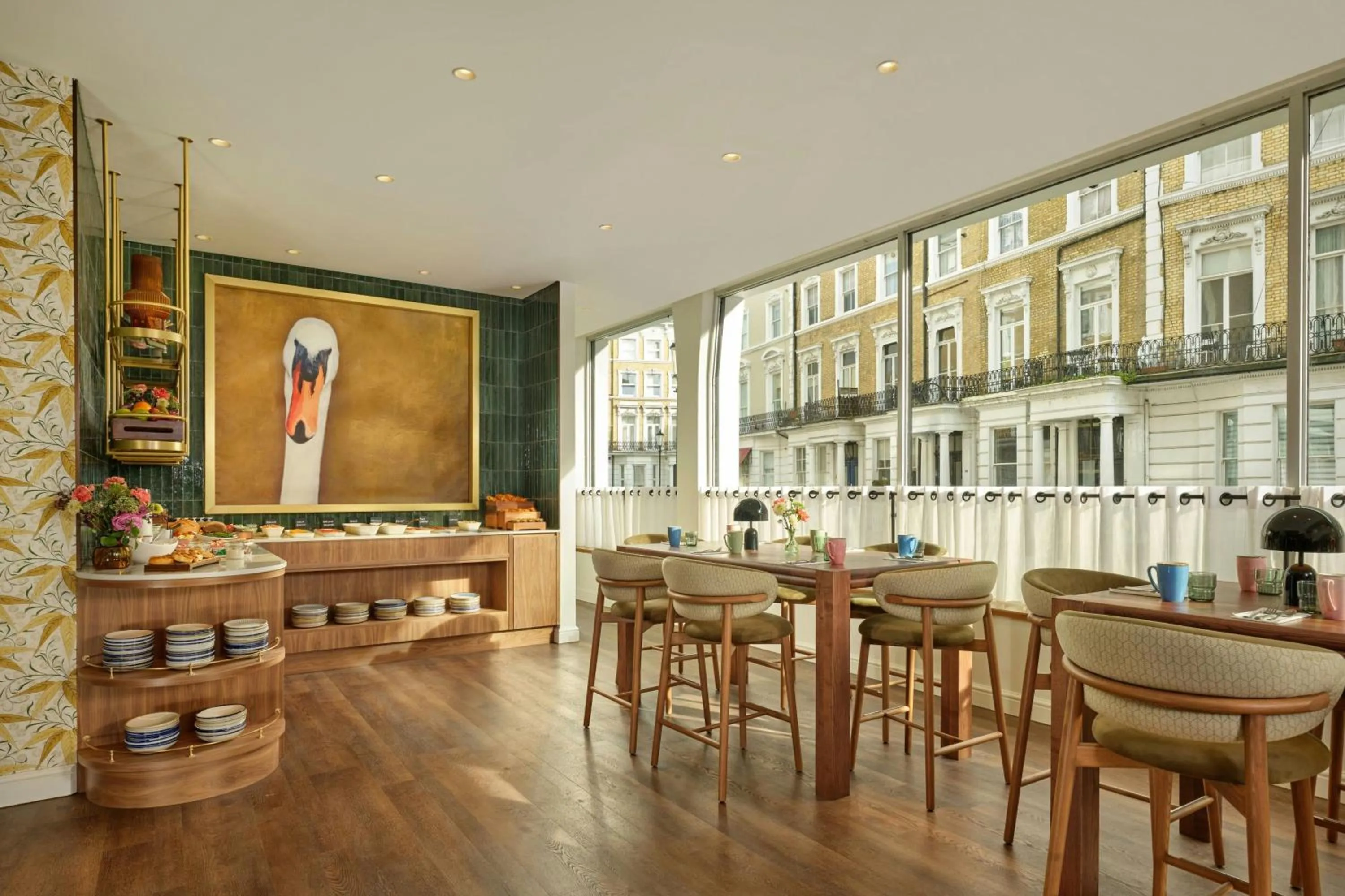 Lounge or bar in The Cura Hotel Kensington, London, a Tribute Portfolio Hotel