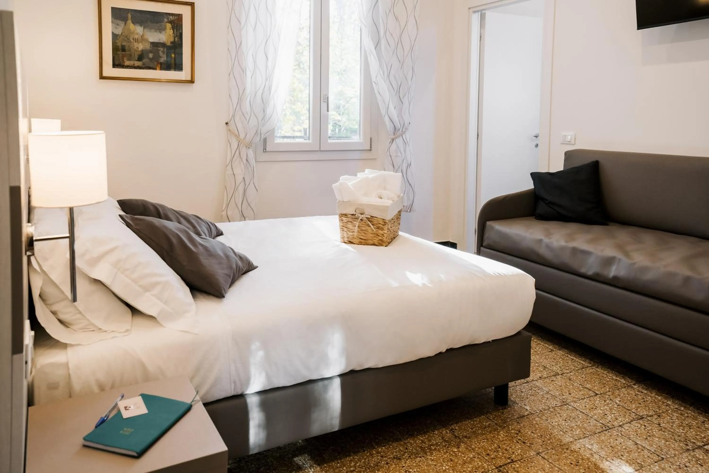 Bed in LaMì Room & Apartment