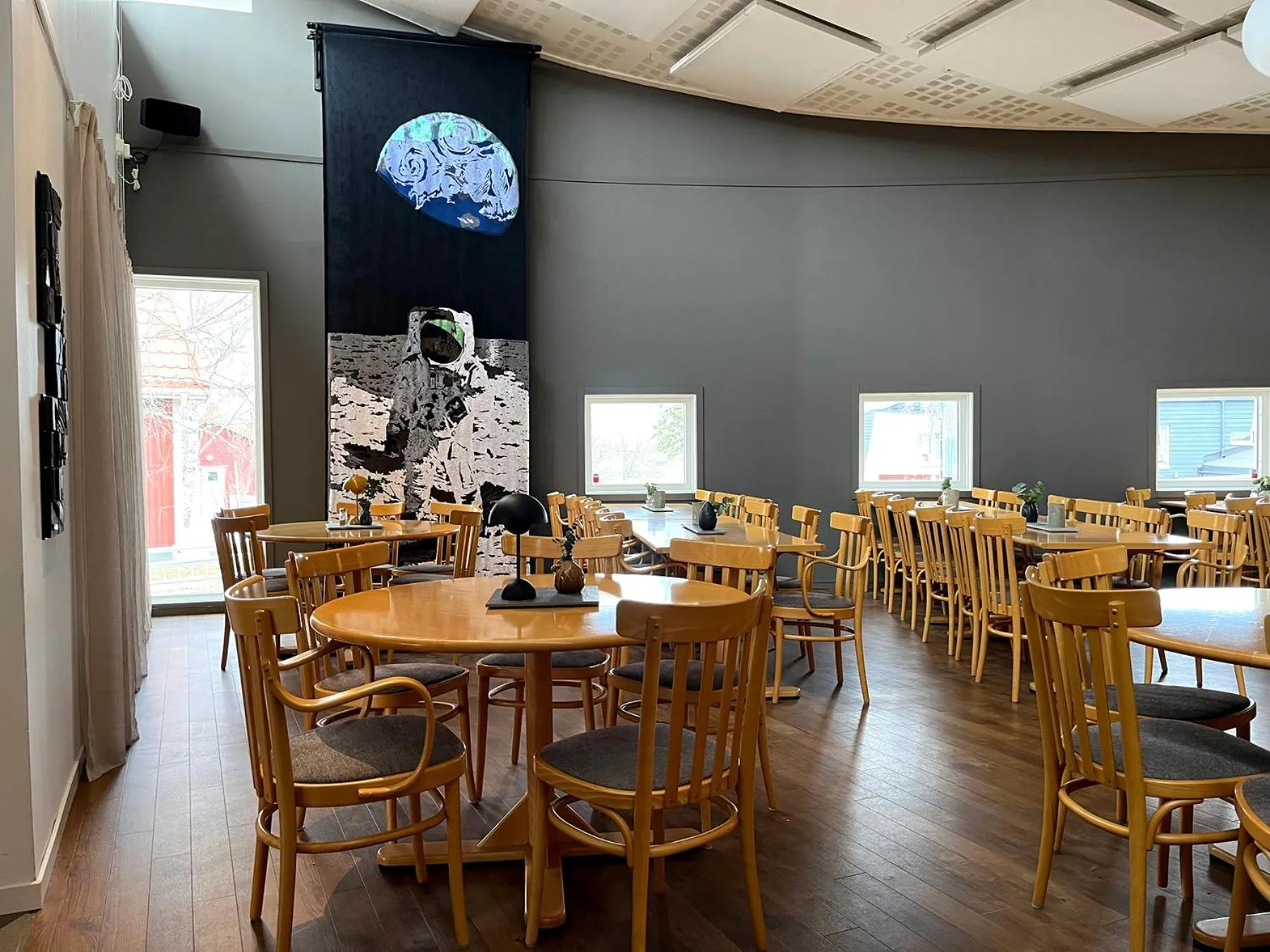 Restaurant/places to eat in Sunderby folkhögskola Hotell & Konferens