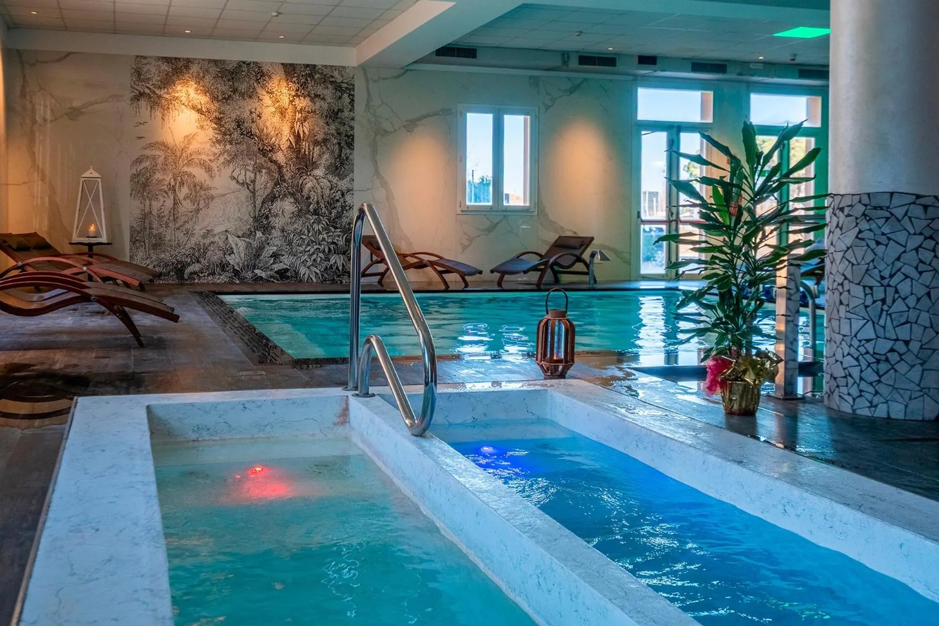 Hot Tub in Hotel Formula Int. & Puravita SPA