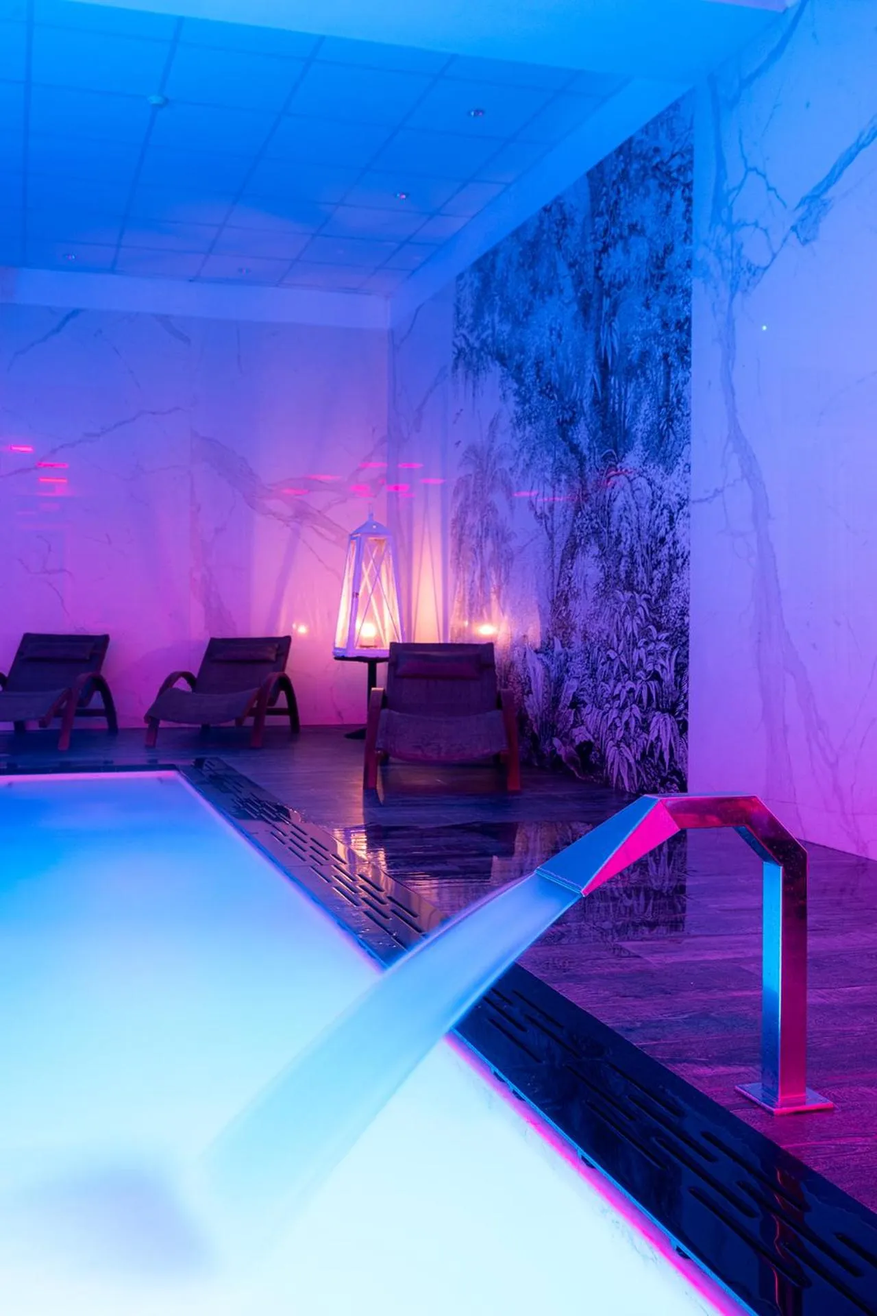 Swimming pool in Hotel Formula Int. & Puravita SPA