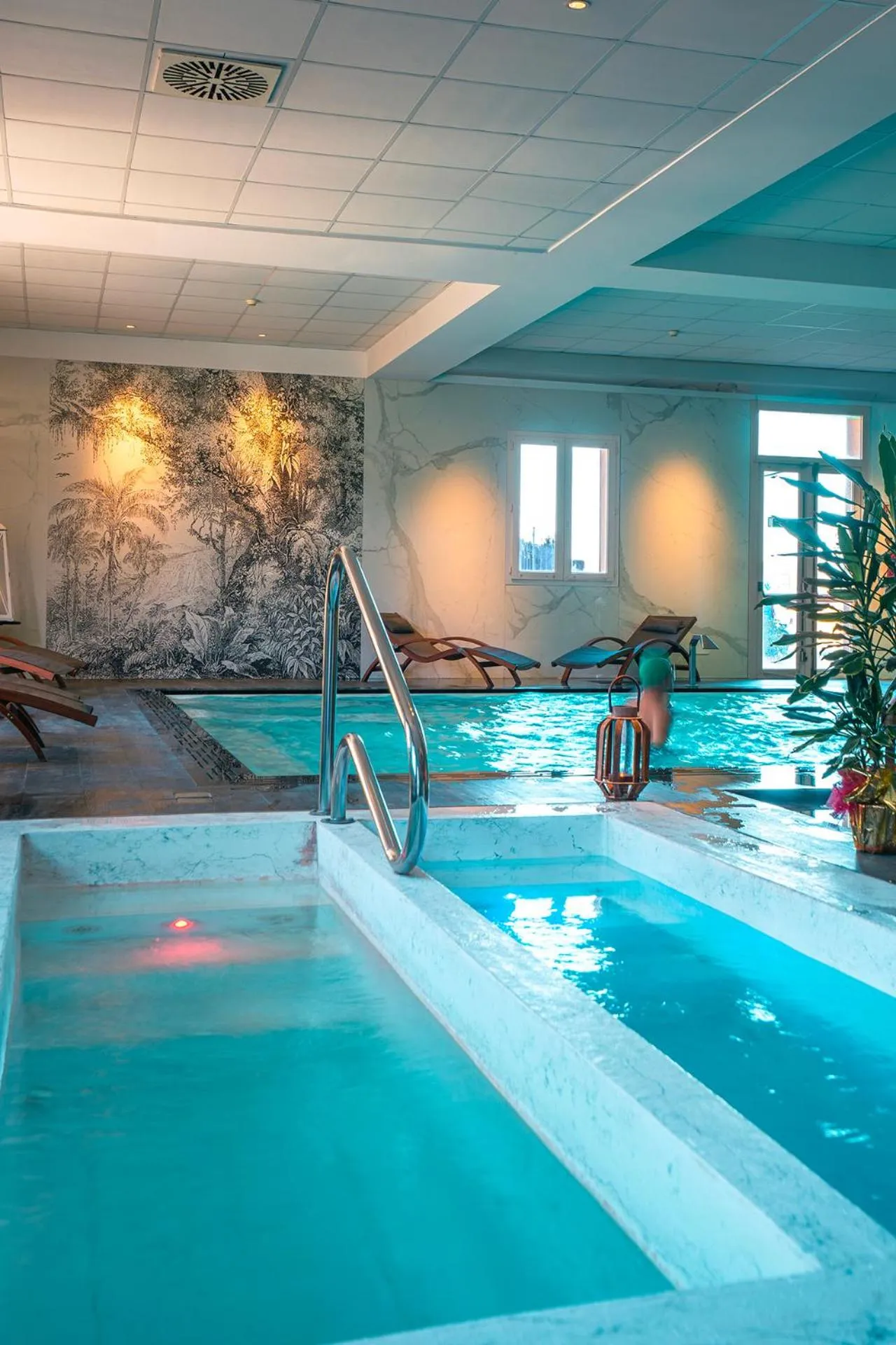 Swimming pool in Hotel Formula Int. & Puravita SPA