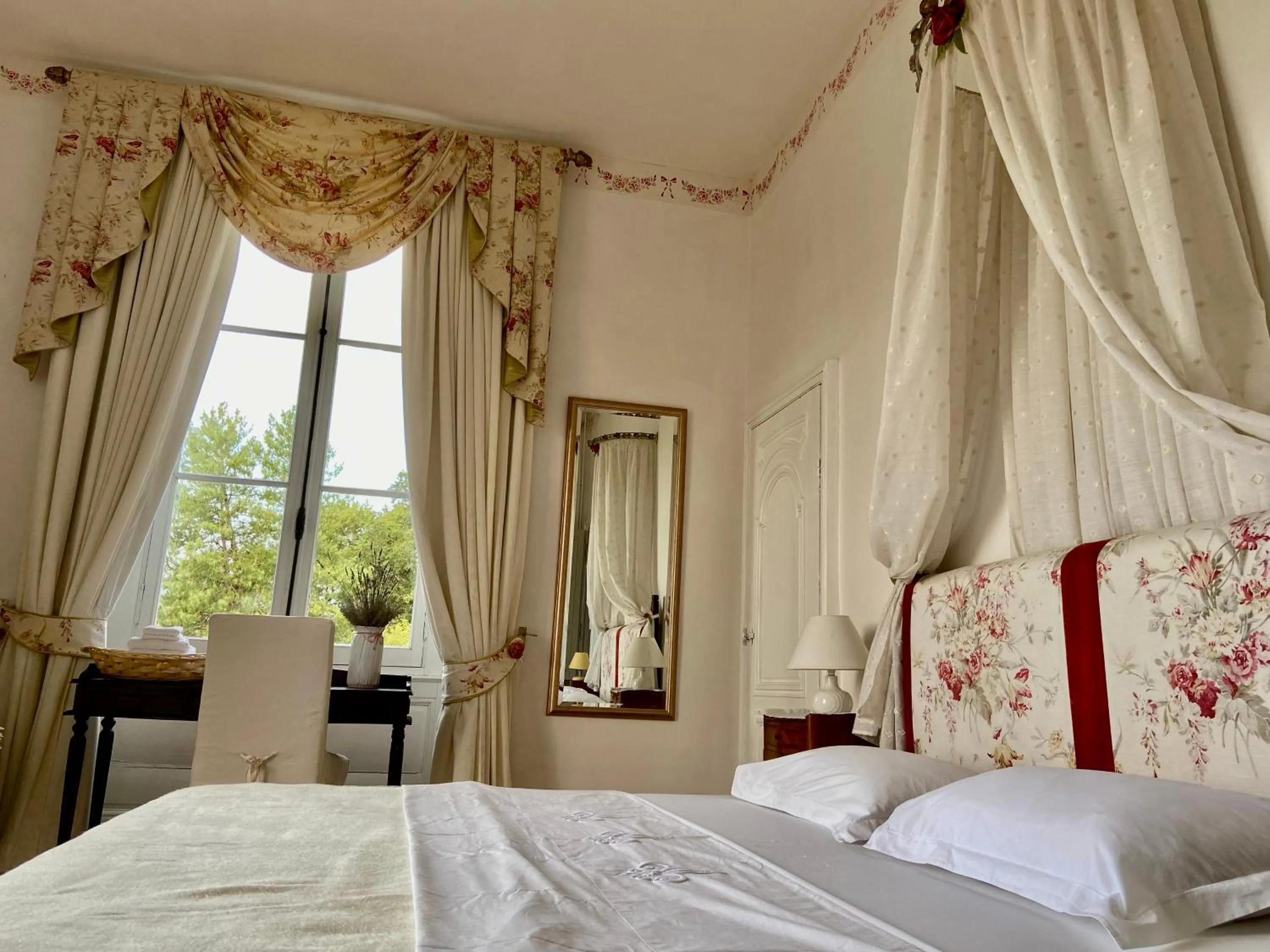 Bed in Château La Bainerie