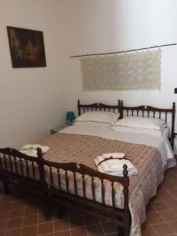 Double or Twin Room with Bathroom - single occupancy in Casa Ferrari Double or Twin Room with Bathroom - single occupancy in Casa Ferrari