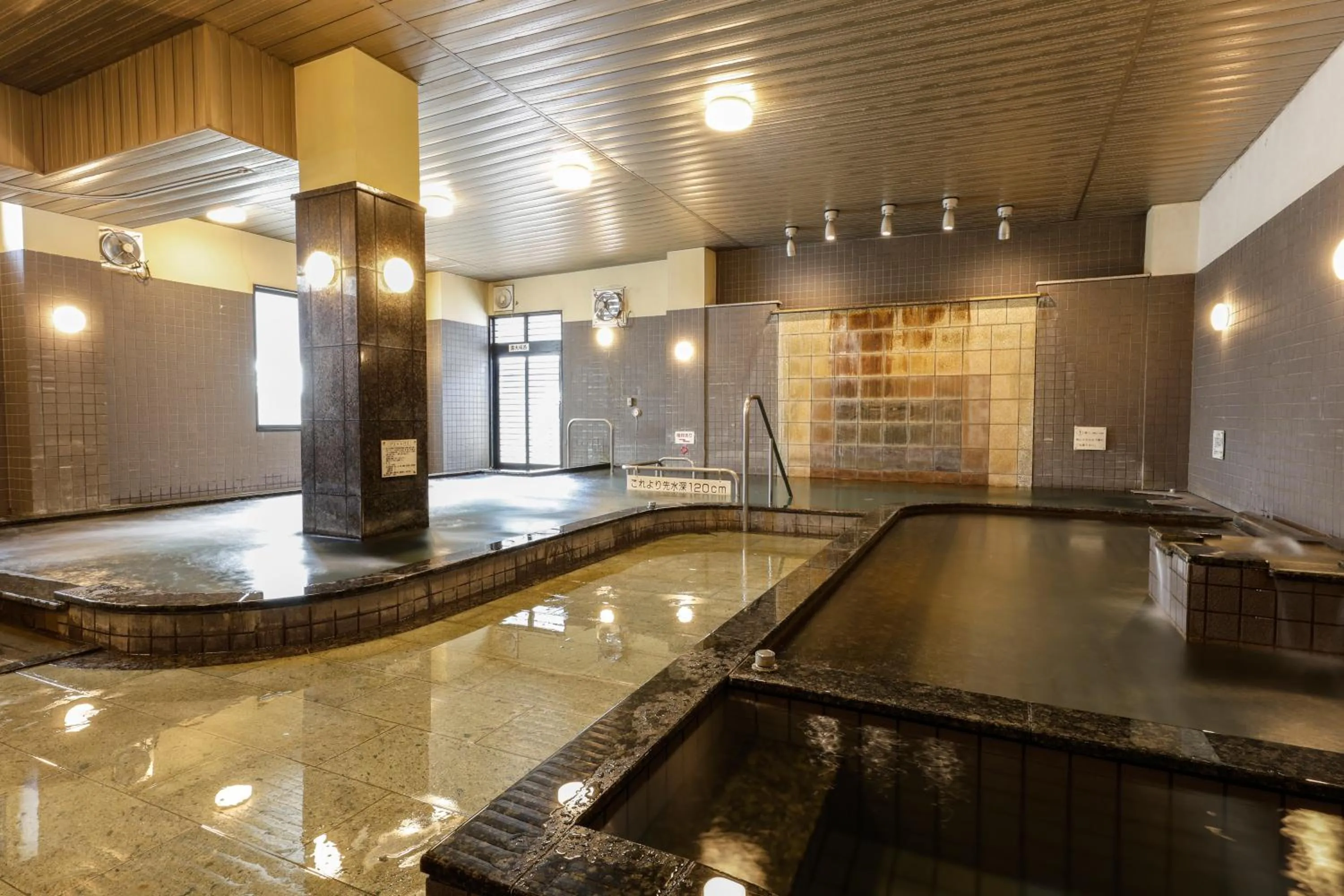 Public Bath in Oyado Andon Toba