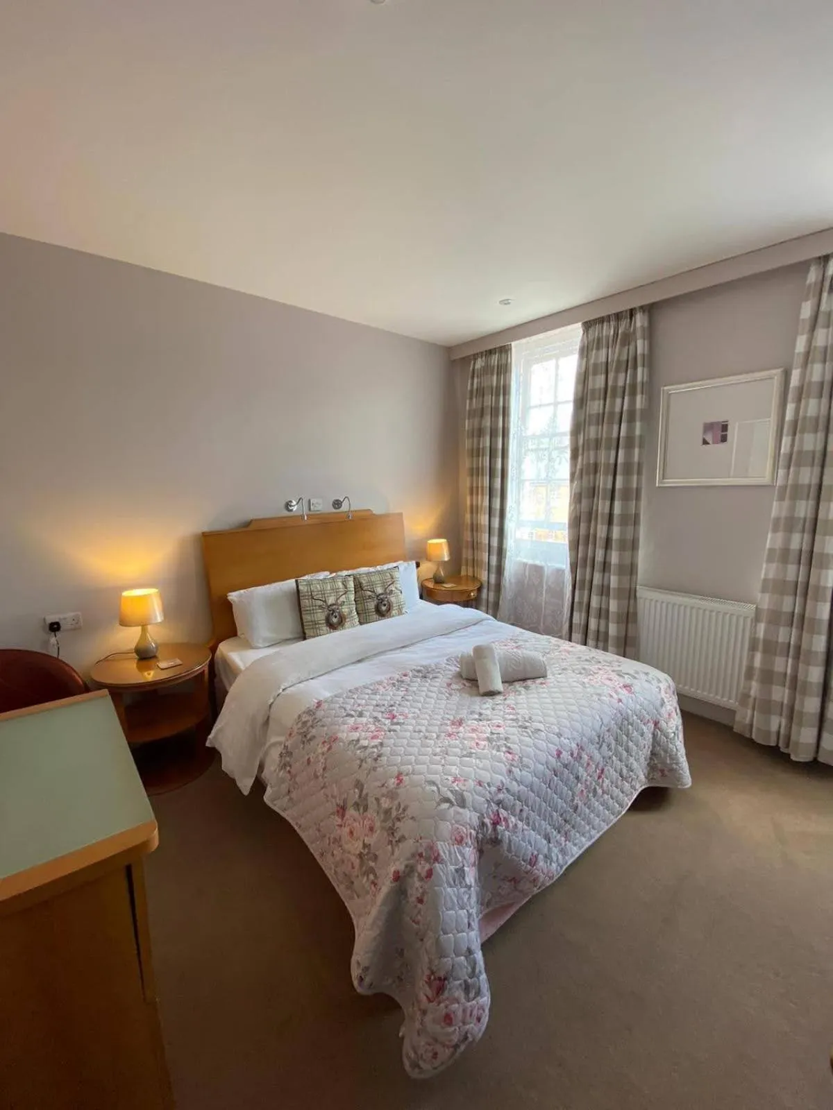 Bed in The Antelope at Upavon