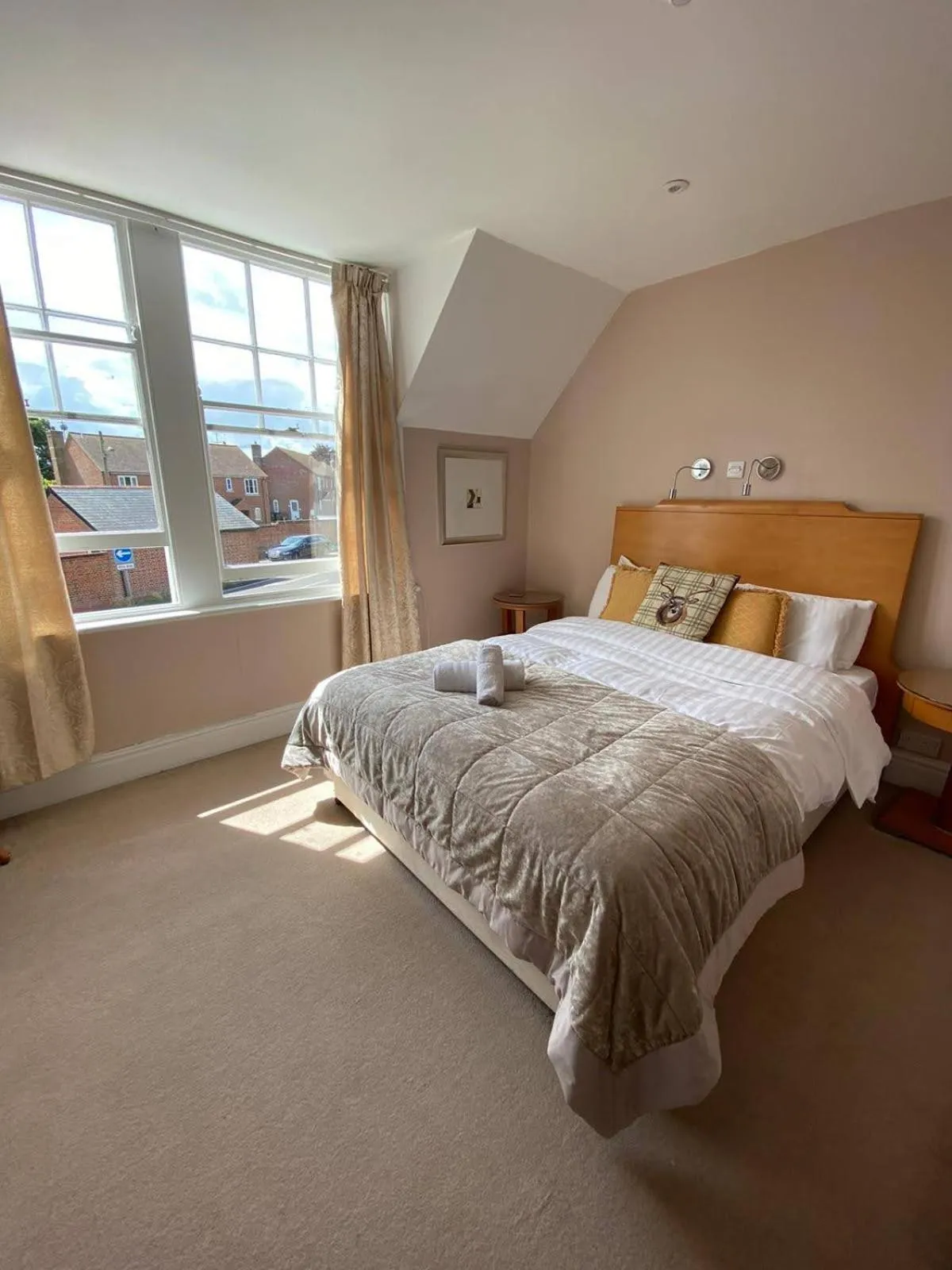 Bed in The Antelope at Upavon