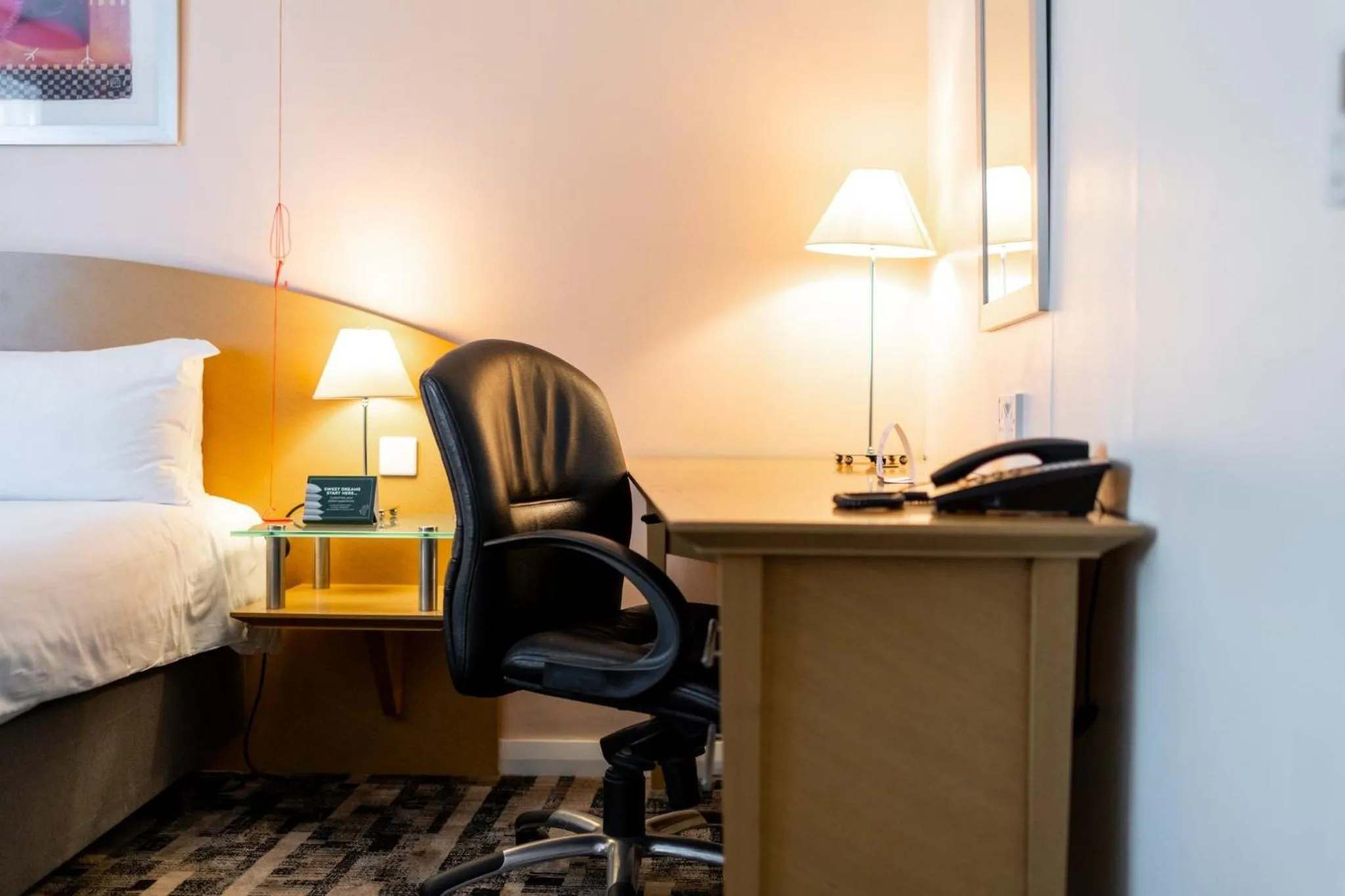 Bed in Holiday Inn Ashford - North A20 by IHG