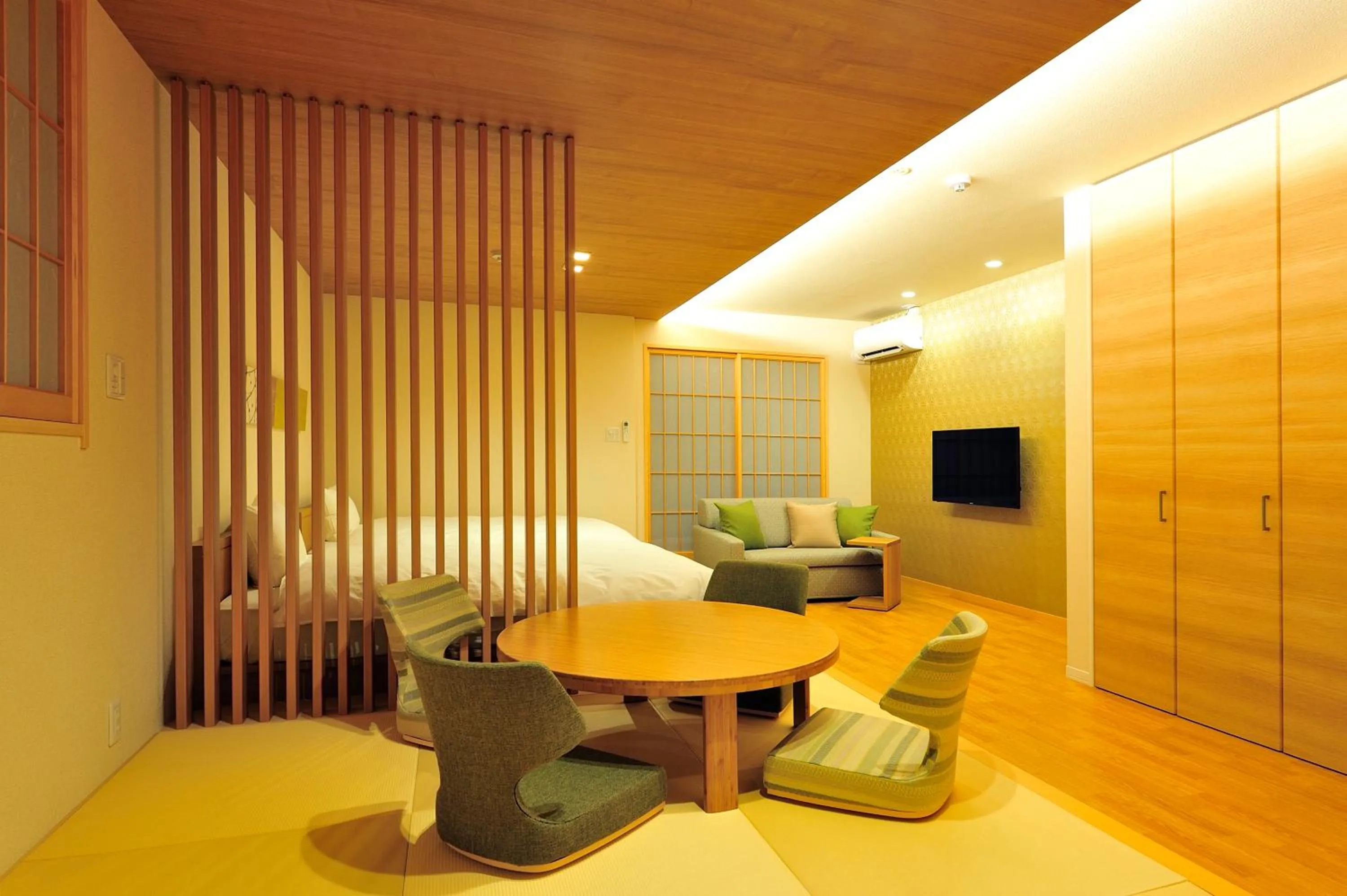 Communal lounge/ TV room in Rakuten STAY x Shamaison Osaka Dekijima Station