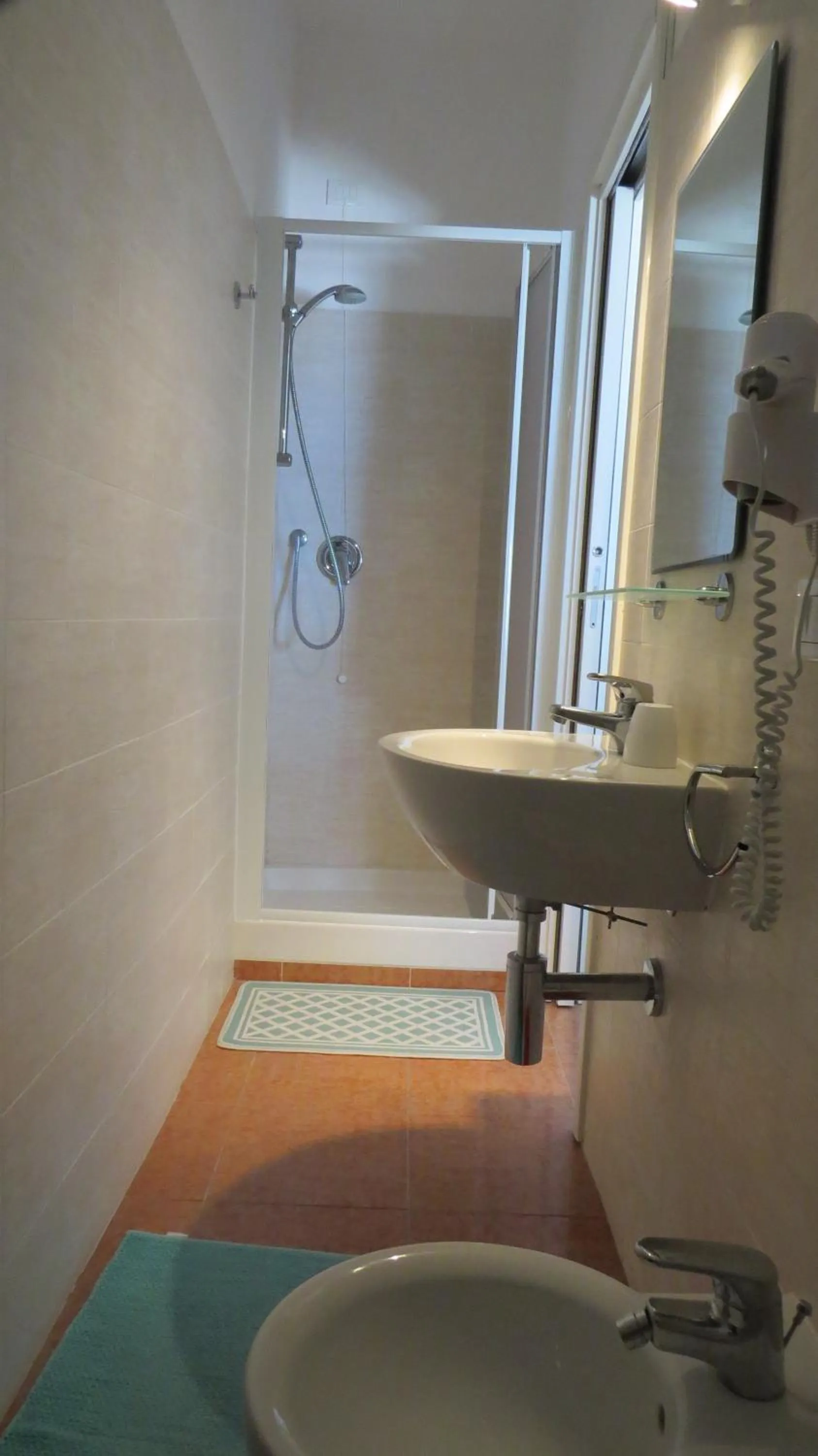 Bathroom in Albergo Anita