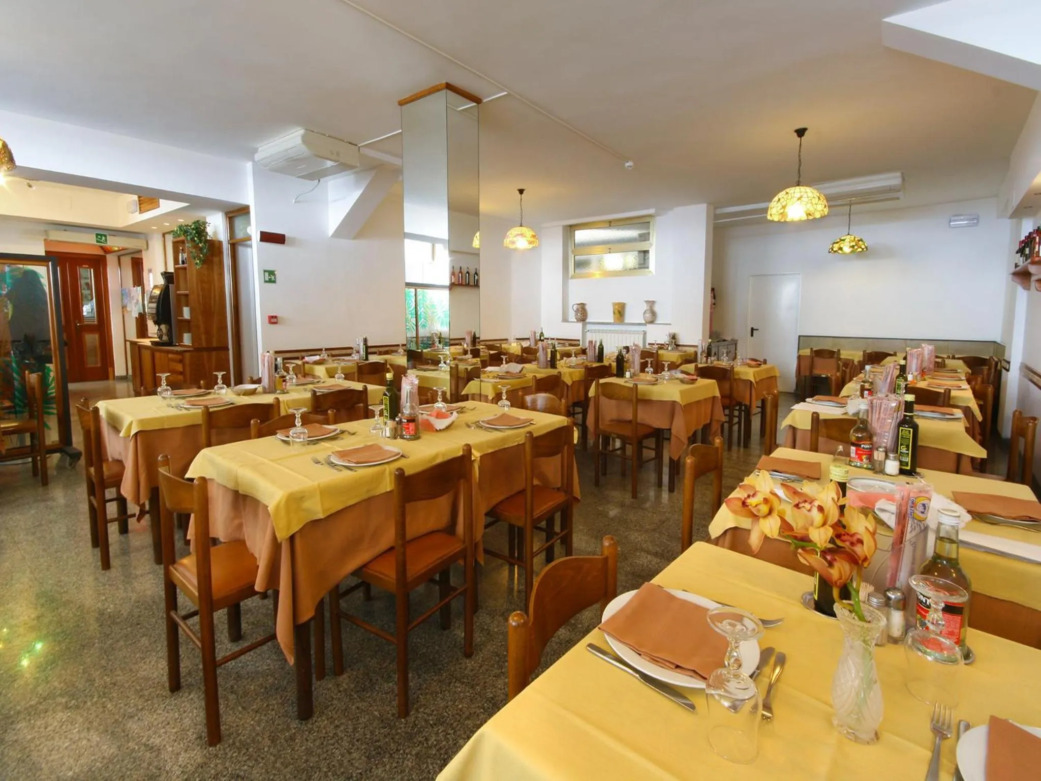 Restaurant/places to eat in Albergo Anita