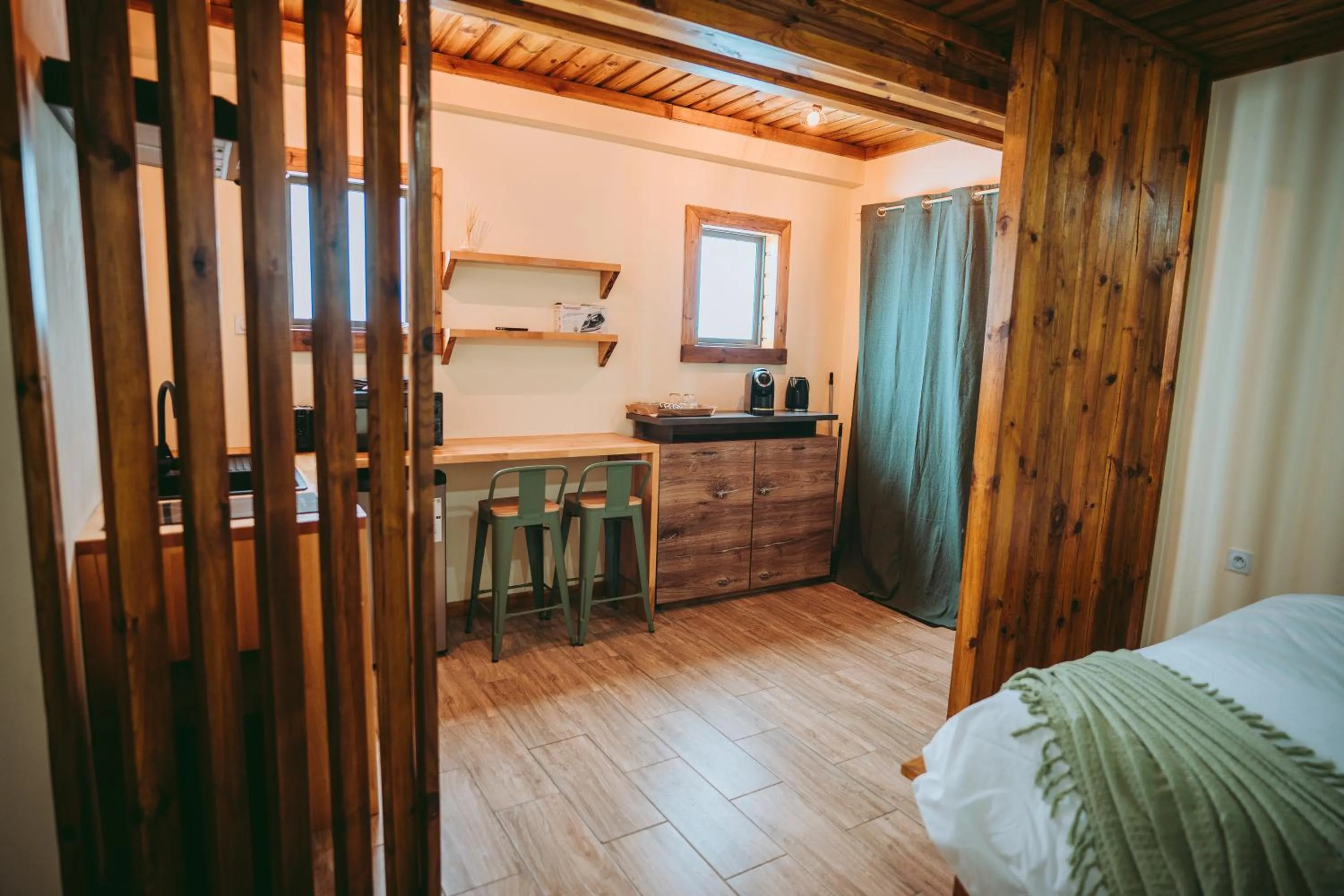 Bed in L'Auberge Créole