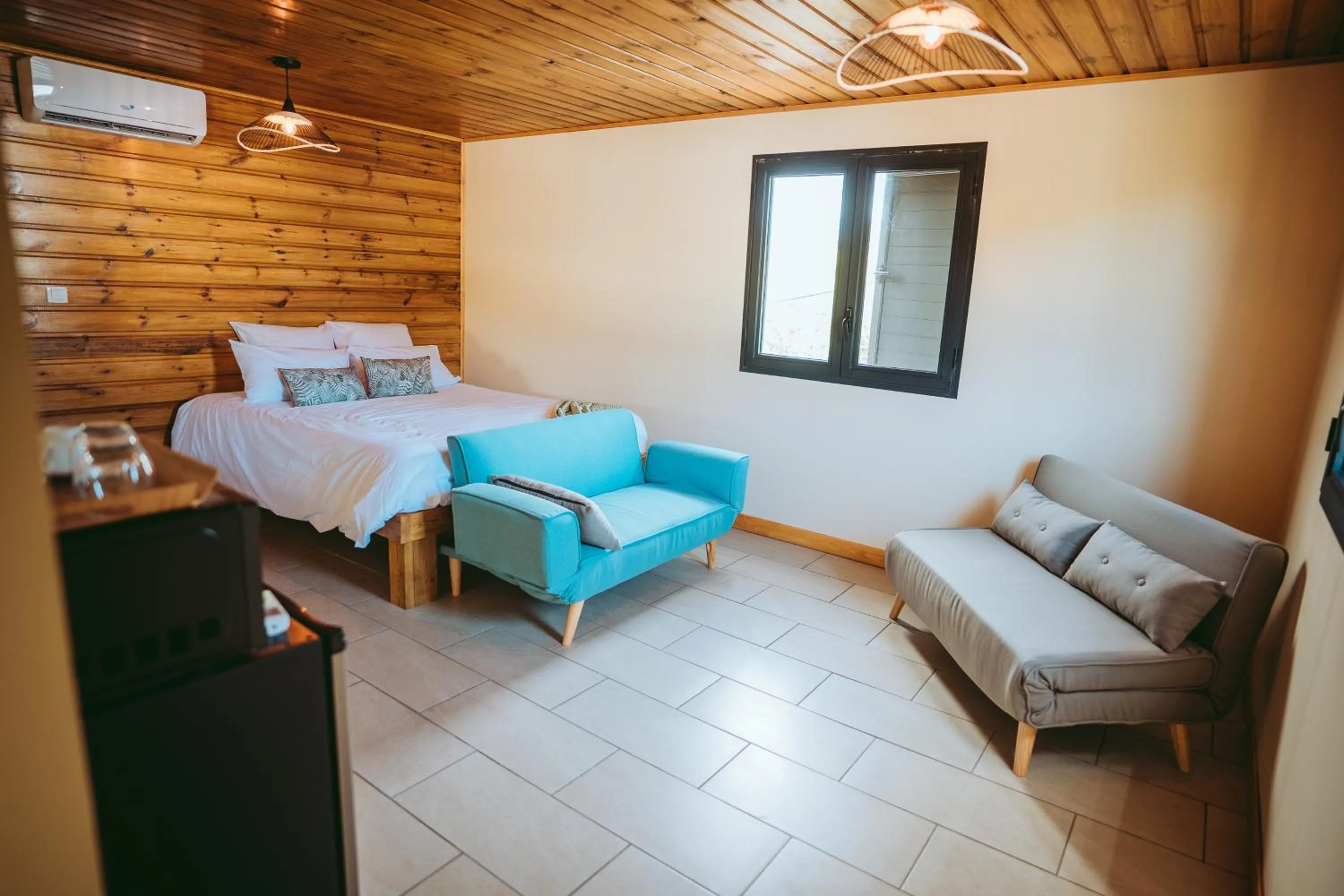 Bed in L'Auberge Créole