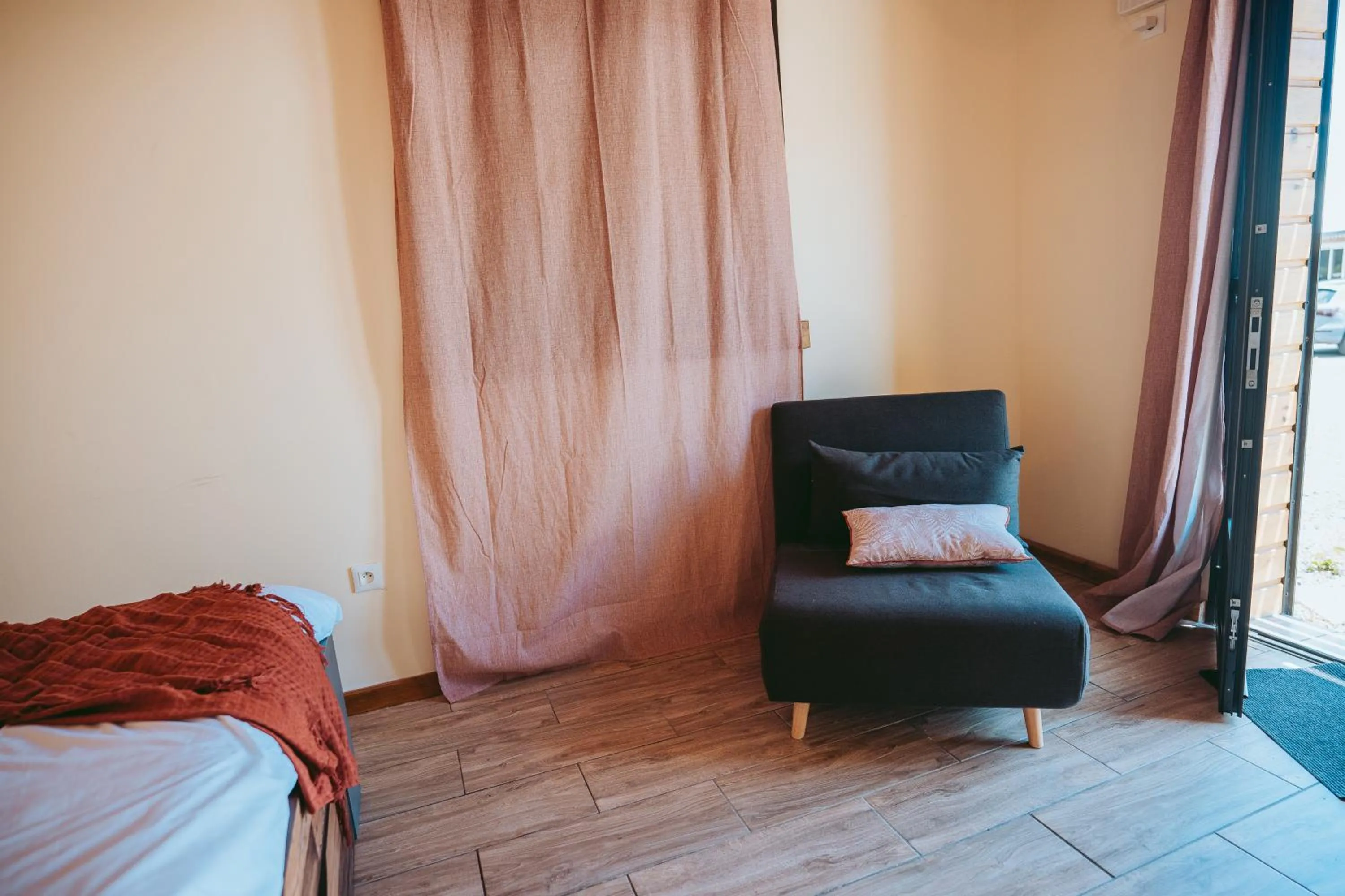 Bed in L'Auberge Créole