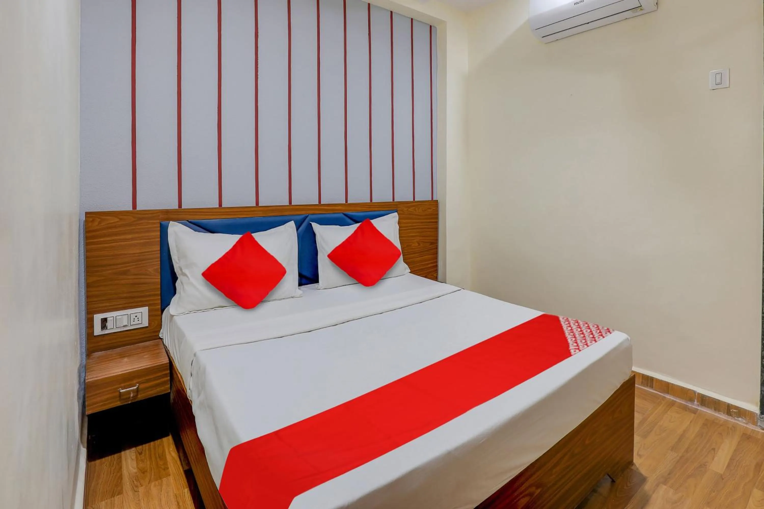 Bedroom, Bed in Hotel O Lotus