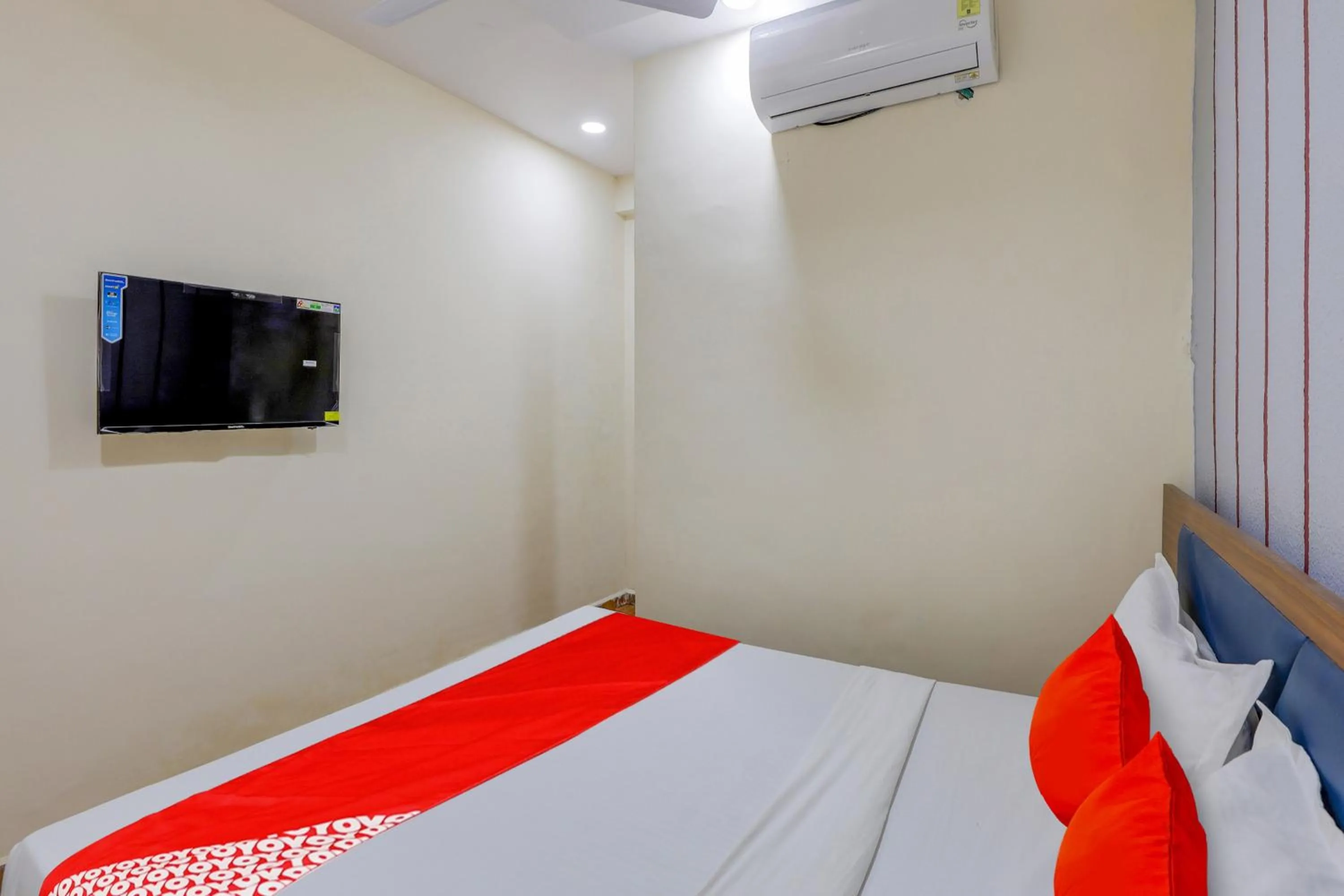 Bedroom in Hotel O Lotus