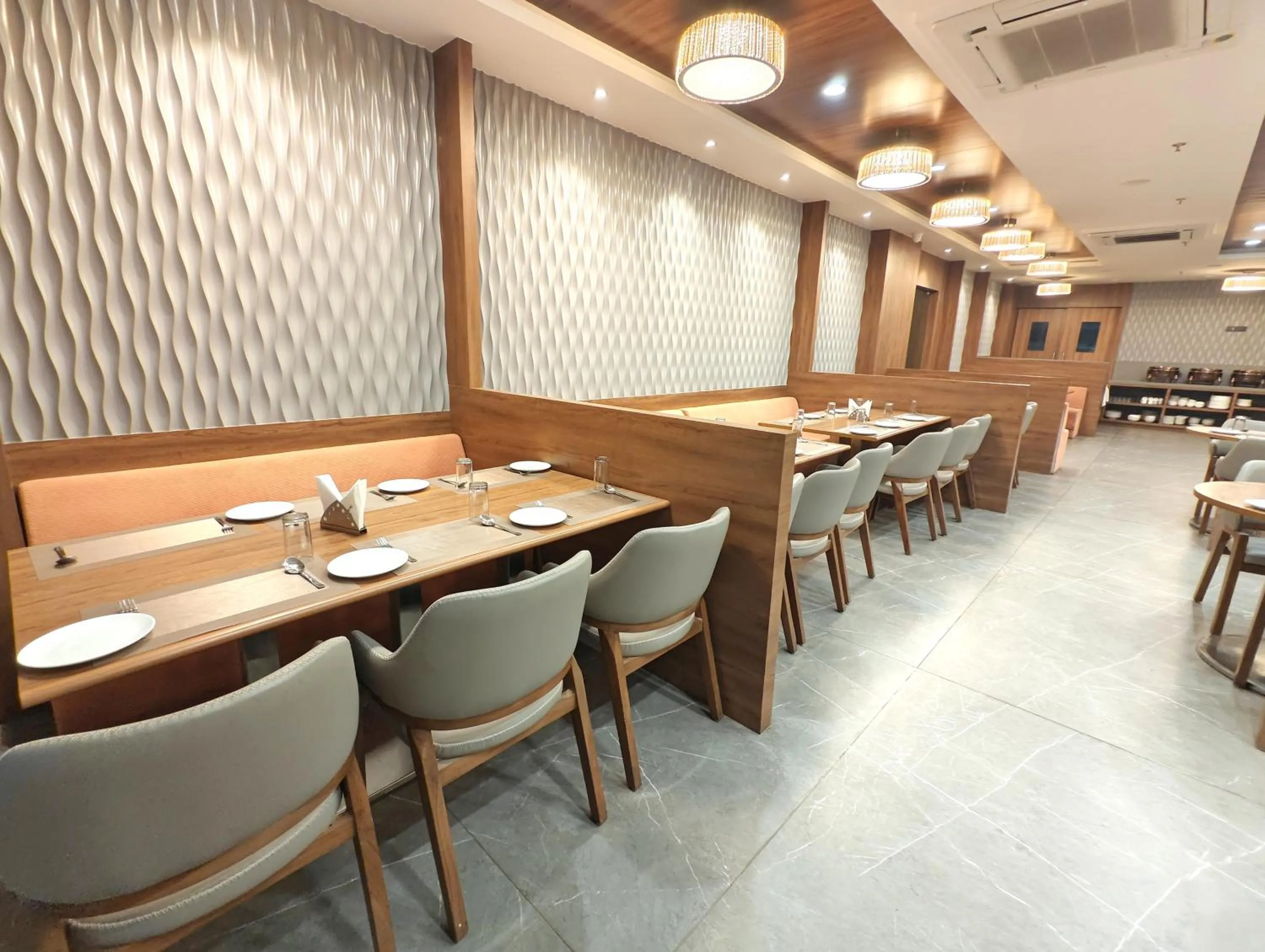 Restaurant/places to eat in The Sky Imperial Hotel Kailash