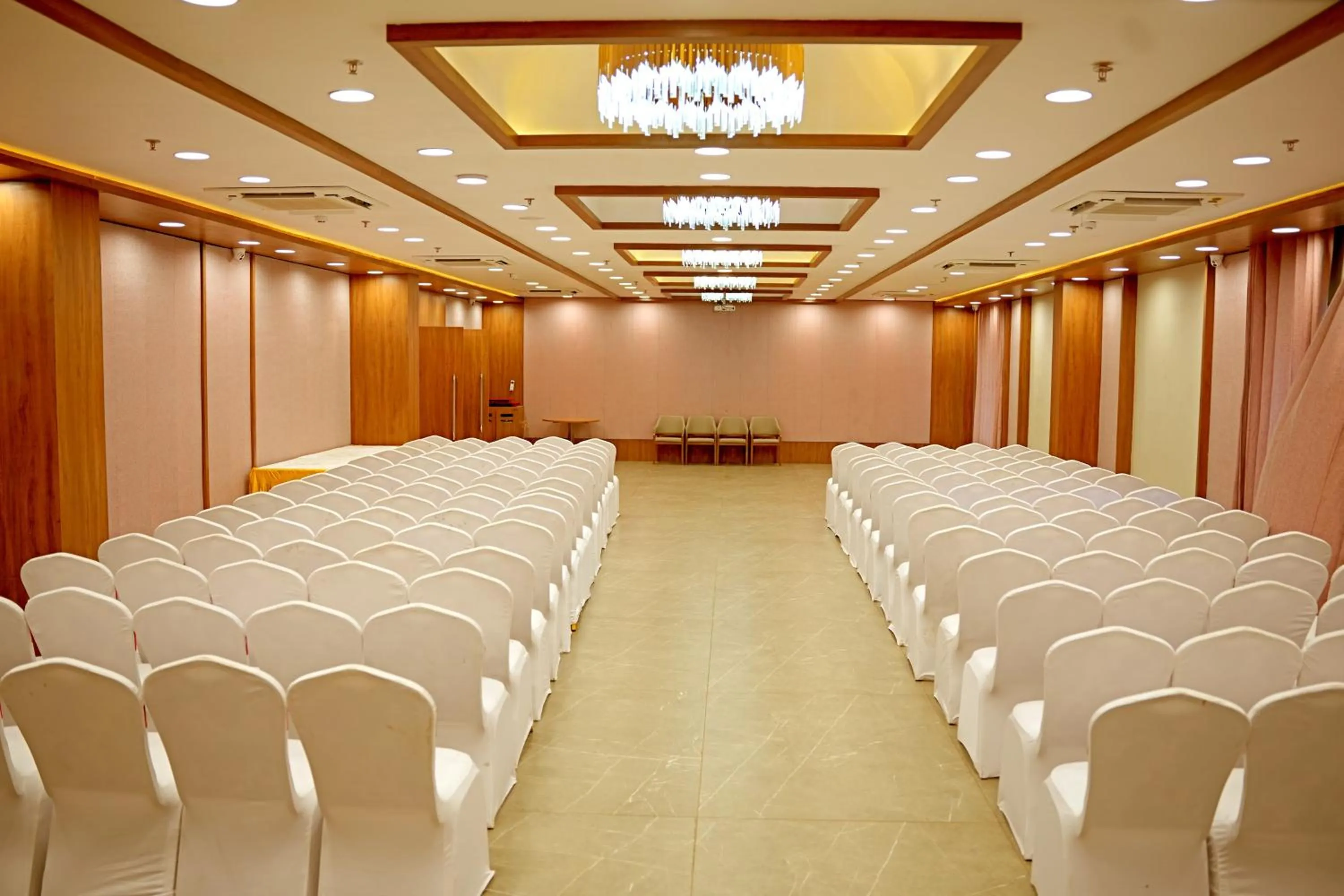Banquet/Function facilities in The Sky Imperial Hotel Kailash
