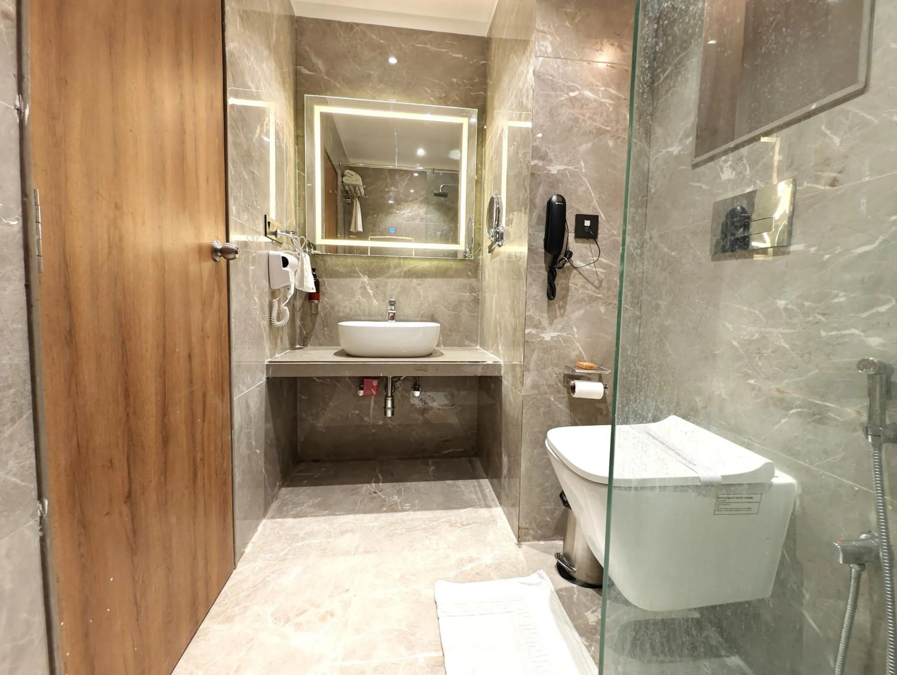 Toilet in The Sky Imperial Hotel Kailash