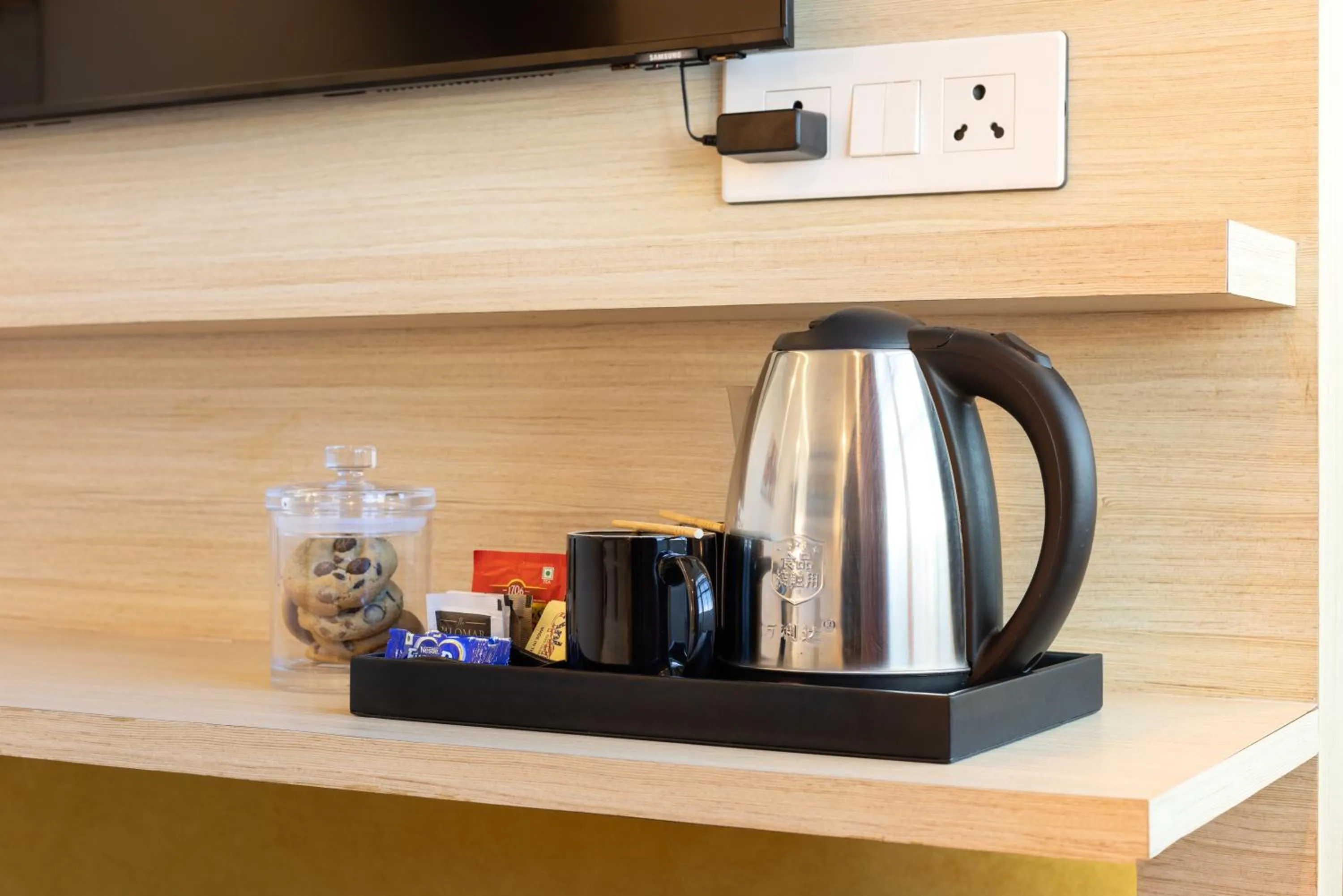 Coffee/tea facilities in The Palomar By Crossway