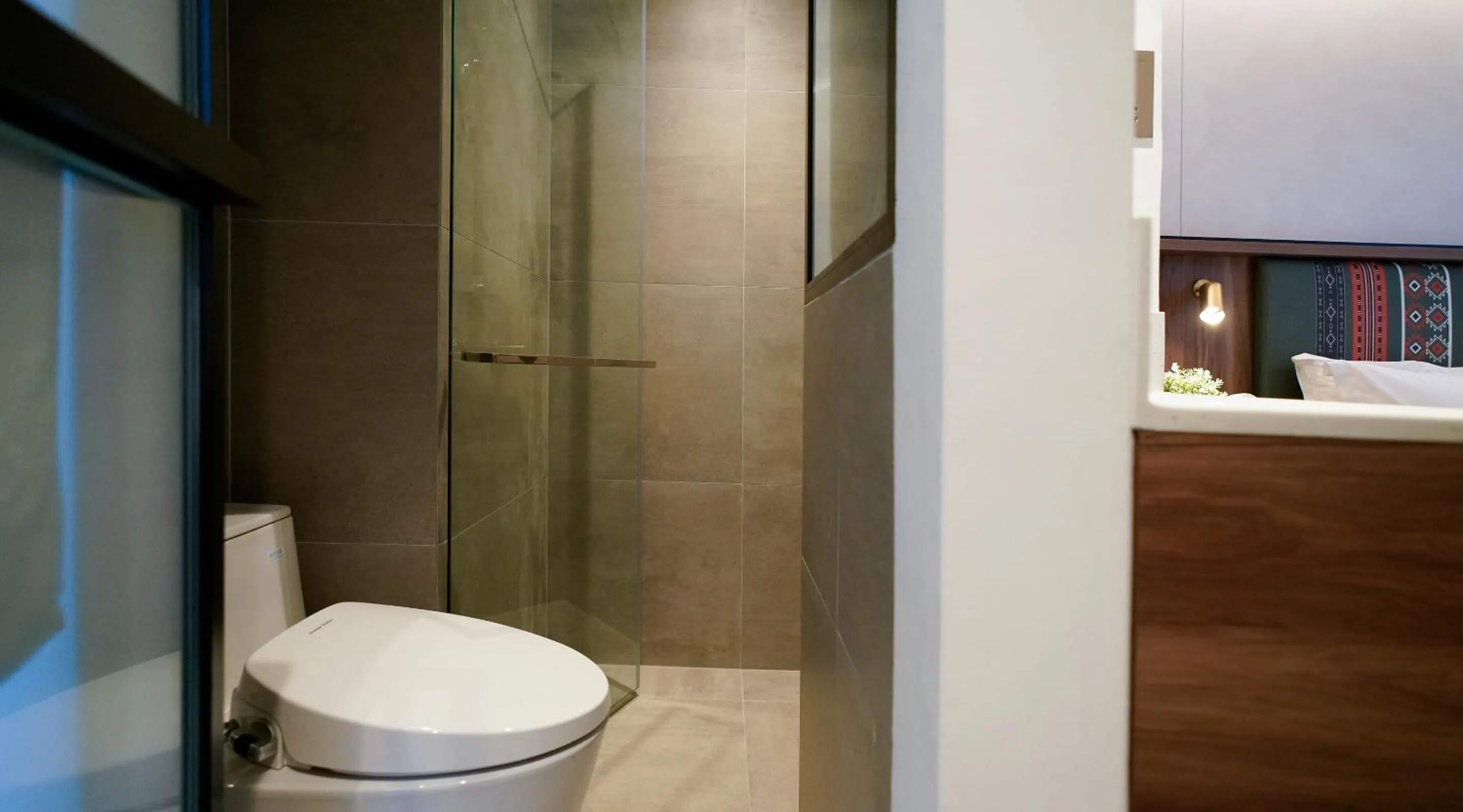 Shower in ST Signature Bugis Middle, SHORT OVERNIGHT, 11 hours 8PM-7AM