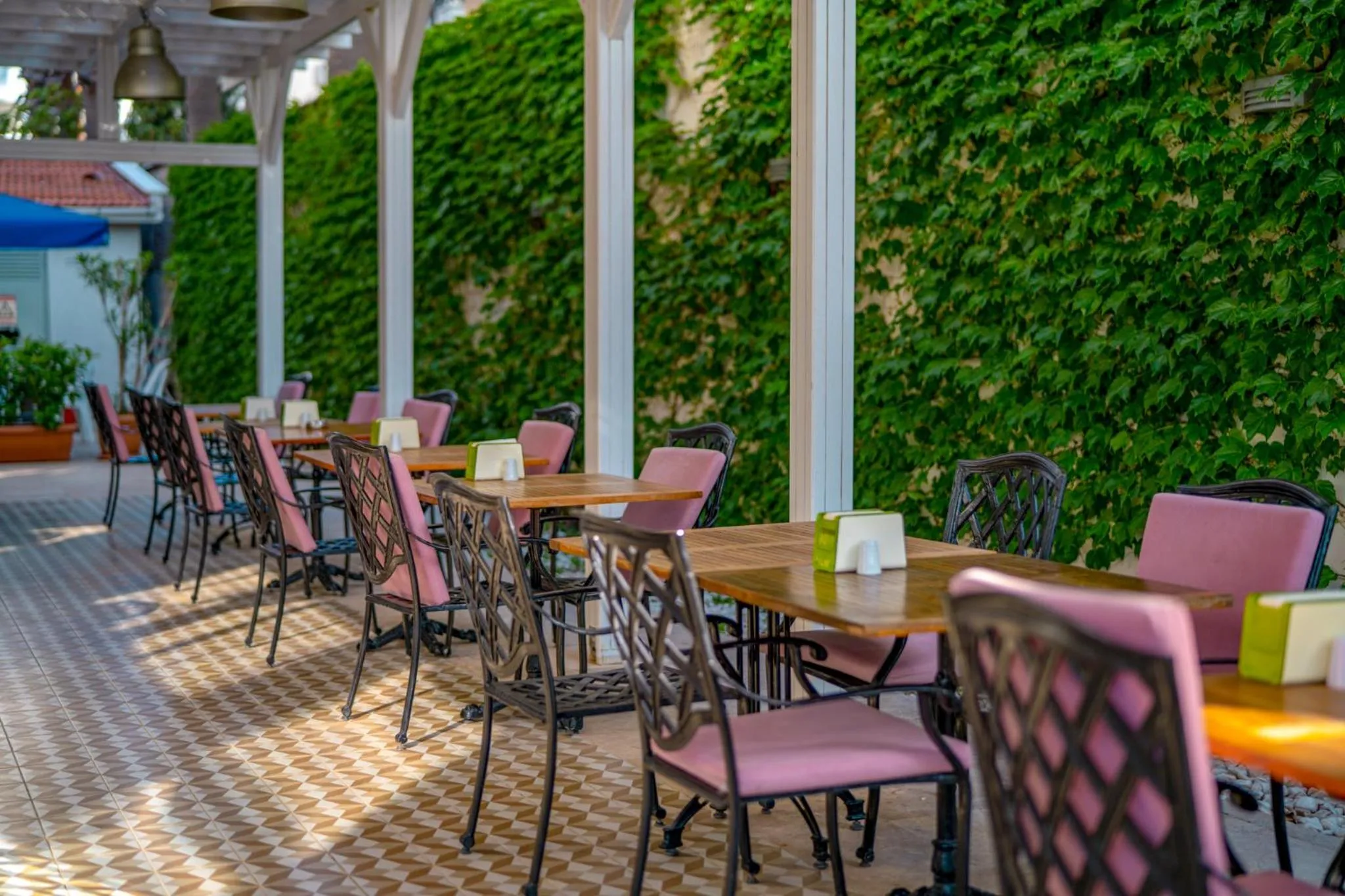 Restaurant/places to eat in Begonville Beach Hotel - Adult Only