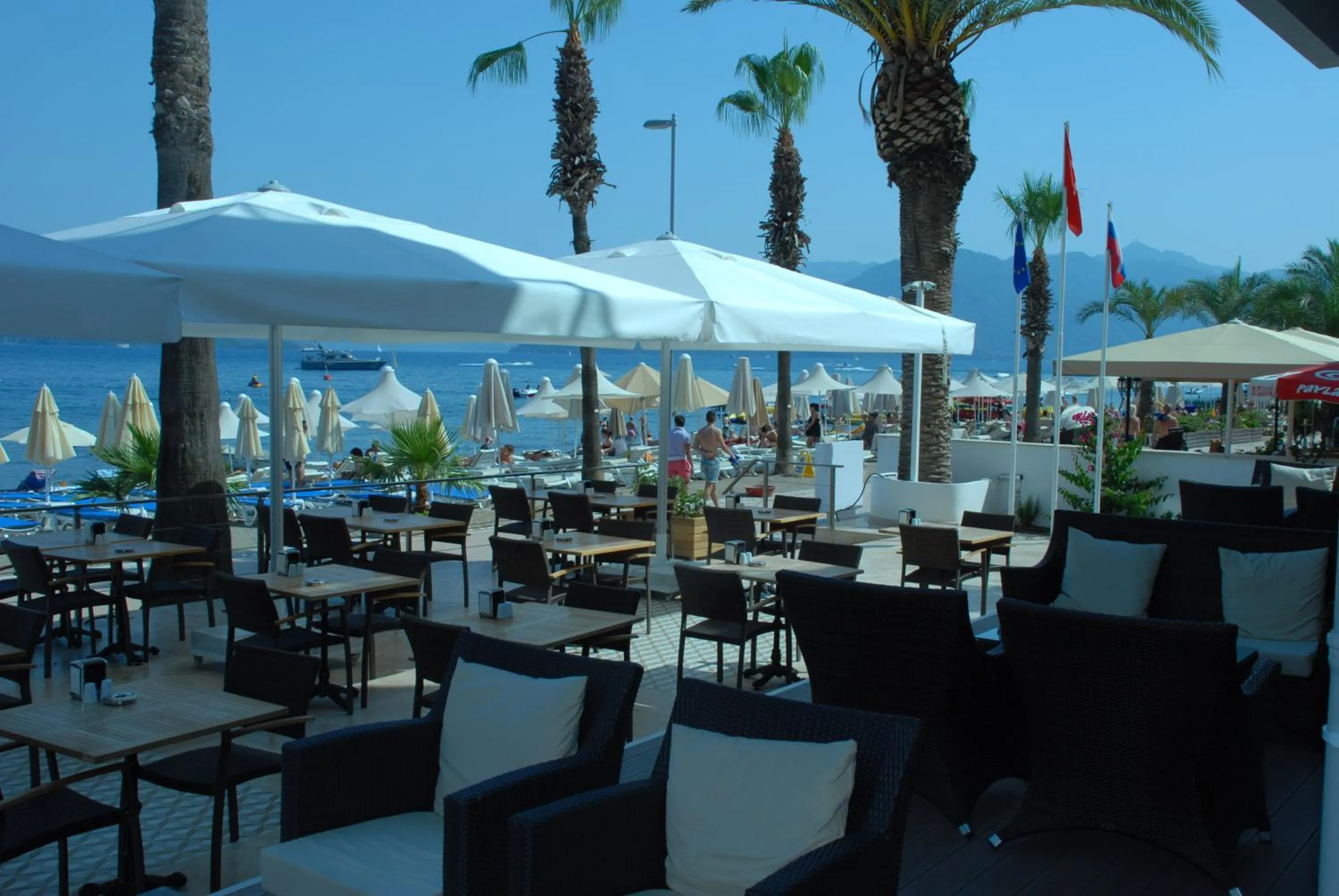 Restaurant/places to eat in Begonville Beach Hotel - Adult Only