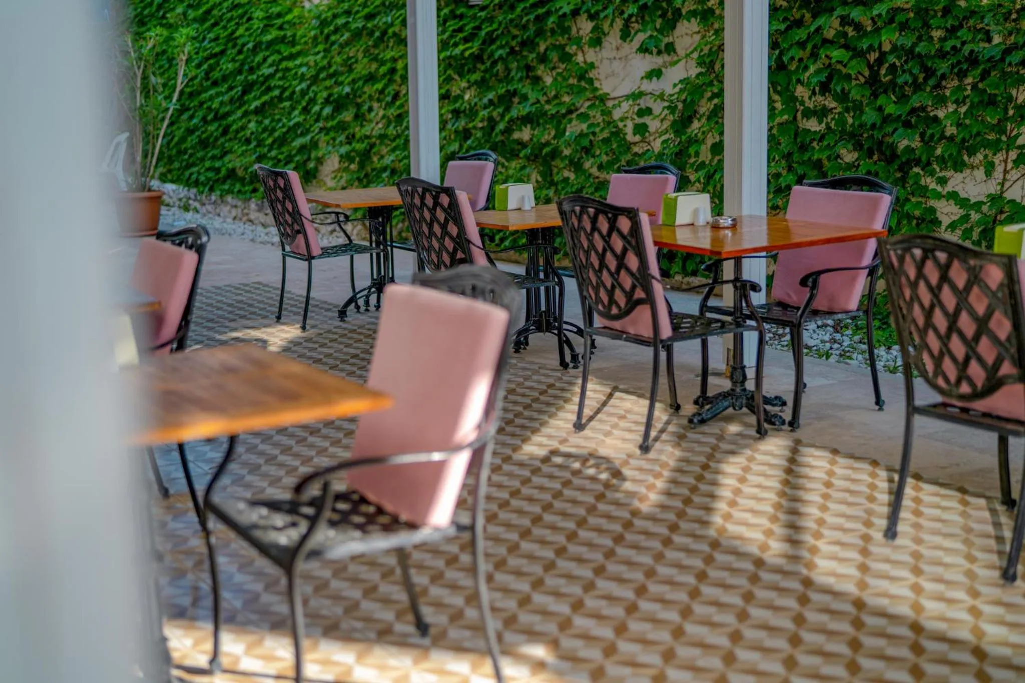 Restaurant/places to eat in Begonville Beach Hotel - Adult Only