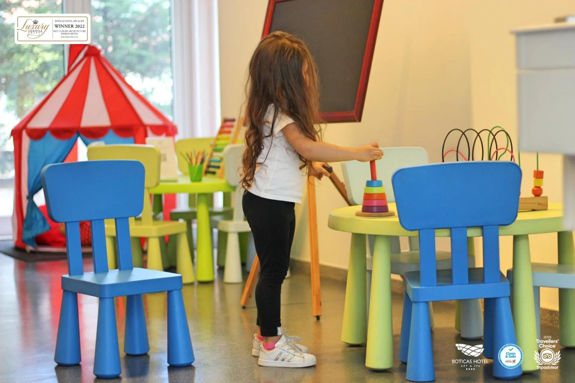 young children in Boticas Hotel Art & SPA