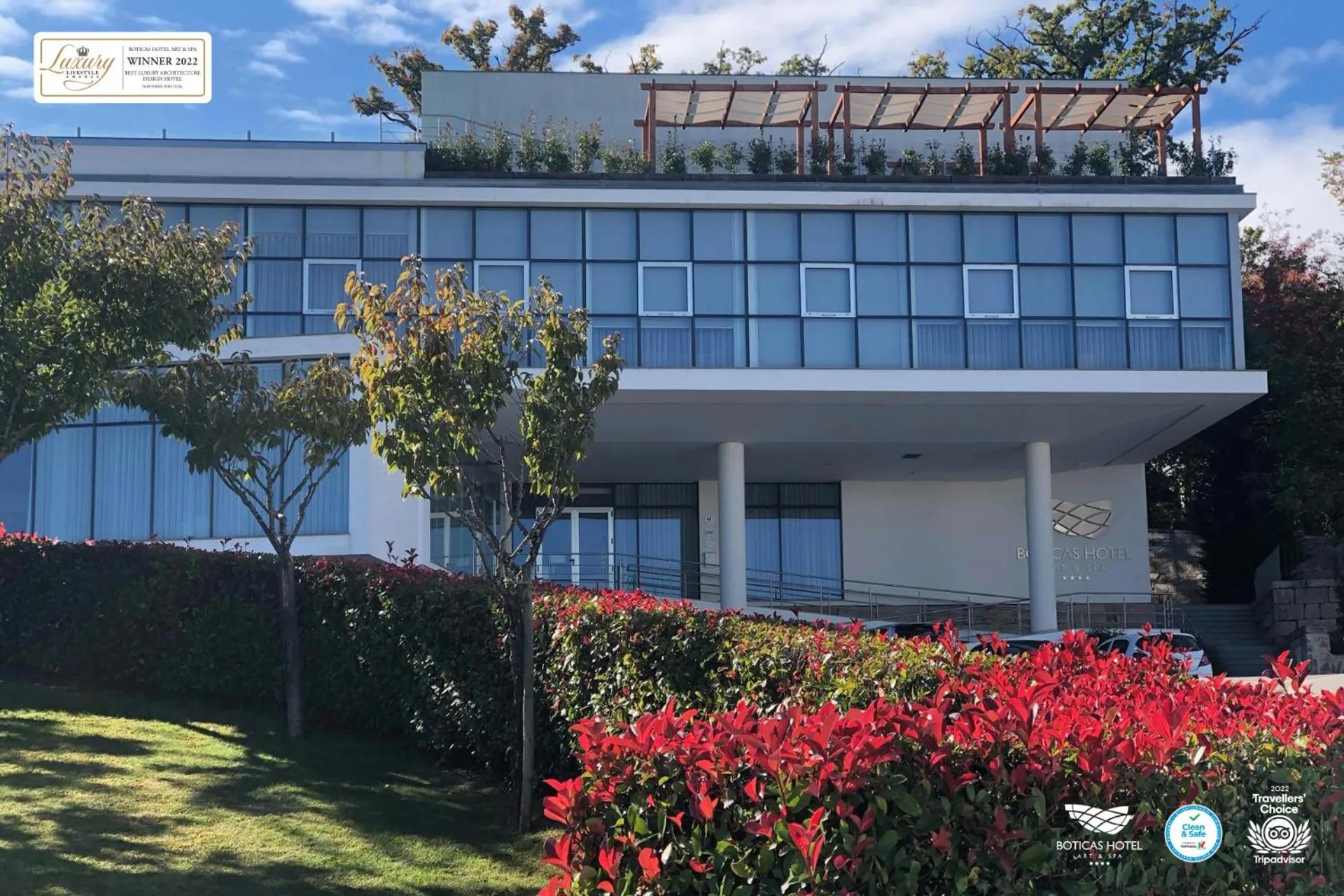 Facade/entrance in Boticas Hotel Art & SPA