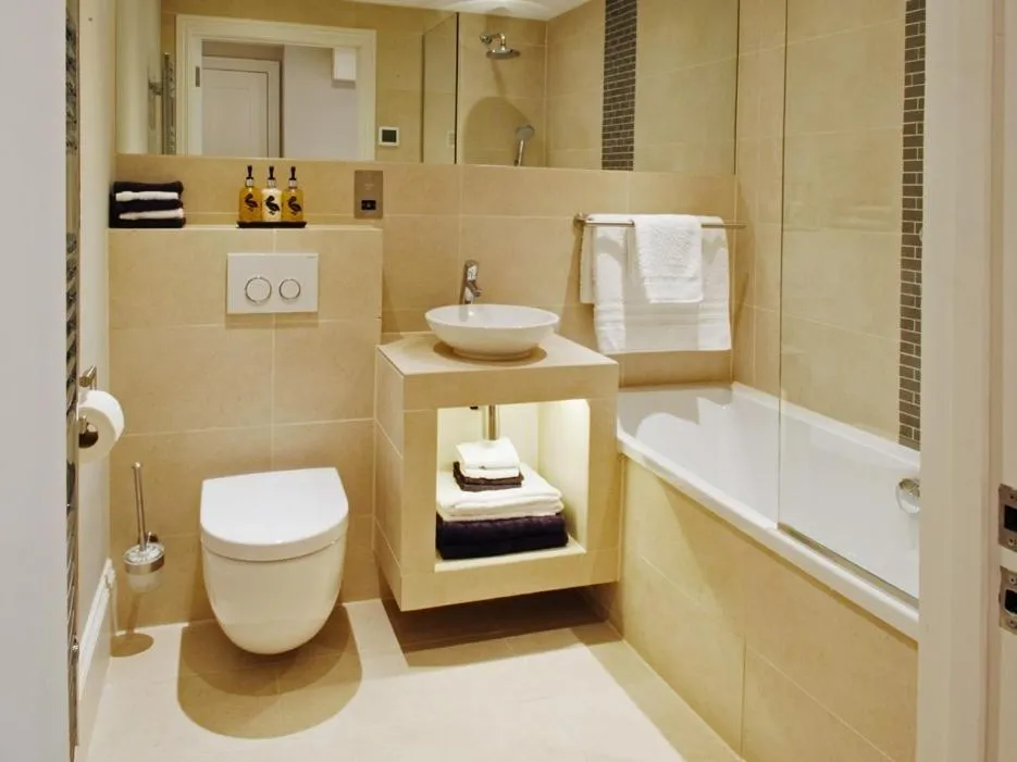 Bathroom in Bath Circle