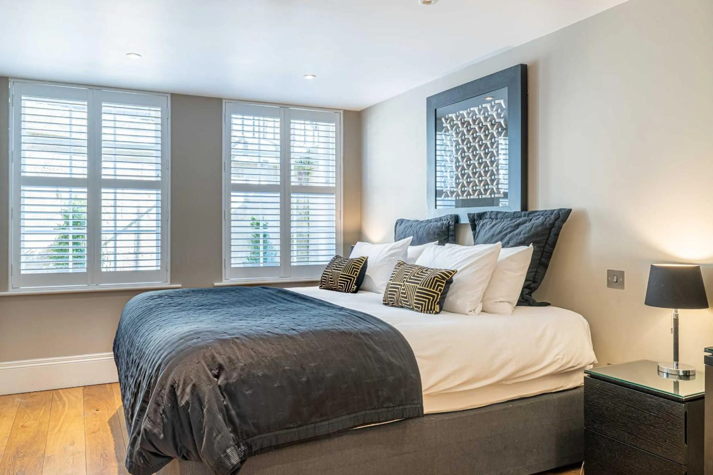 Bedroom in Bath Circle