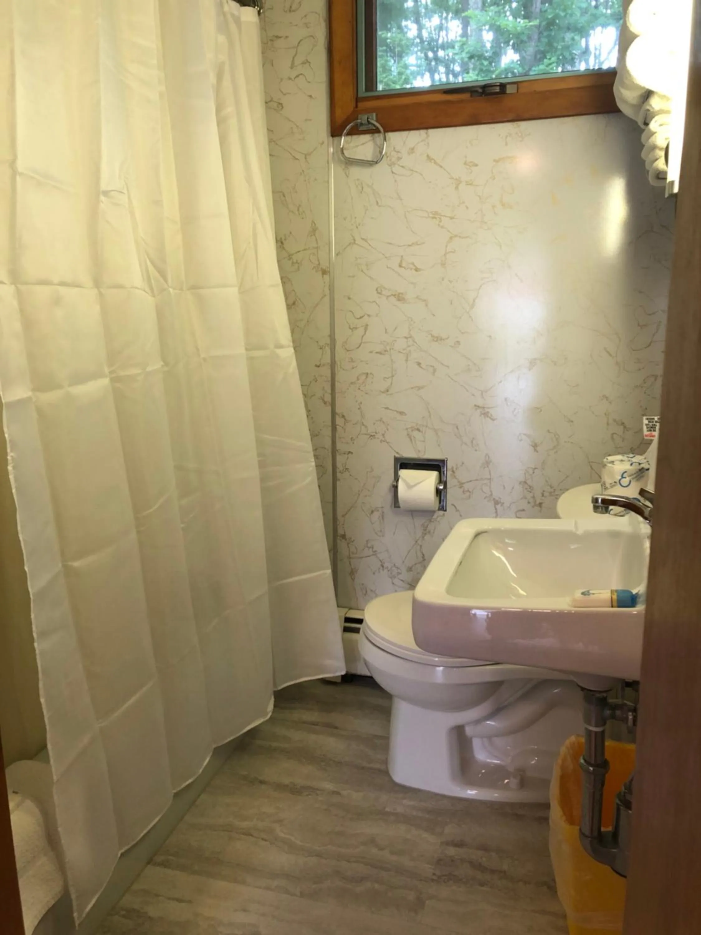 Bathroom in Marcotte Motor Court