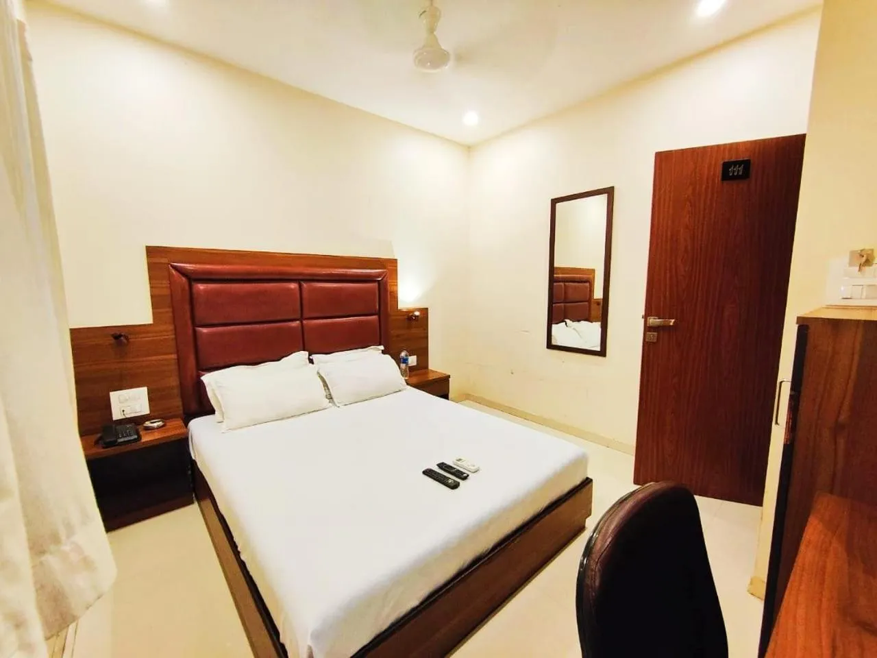 Bed in Hotel Avion Palace